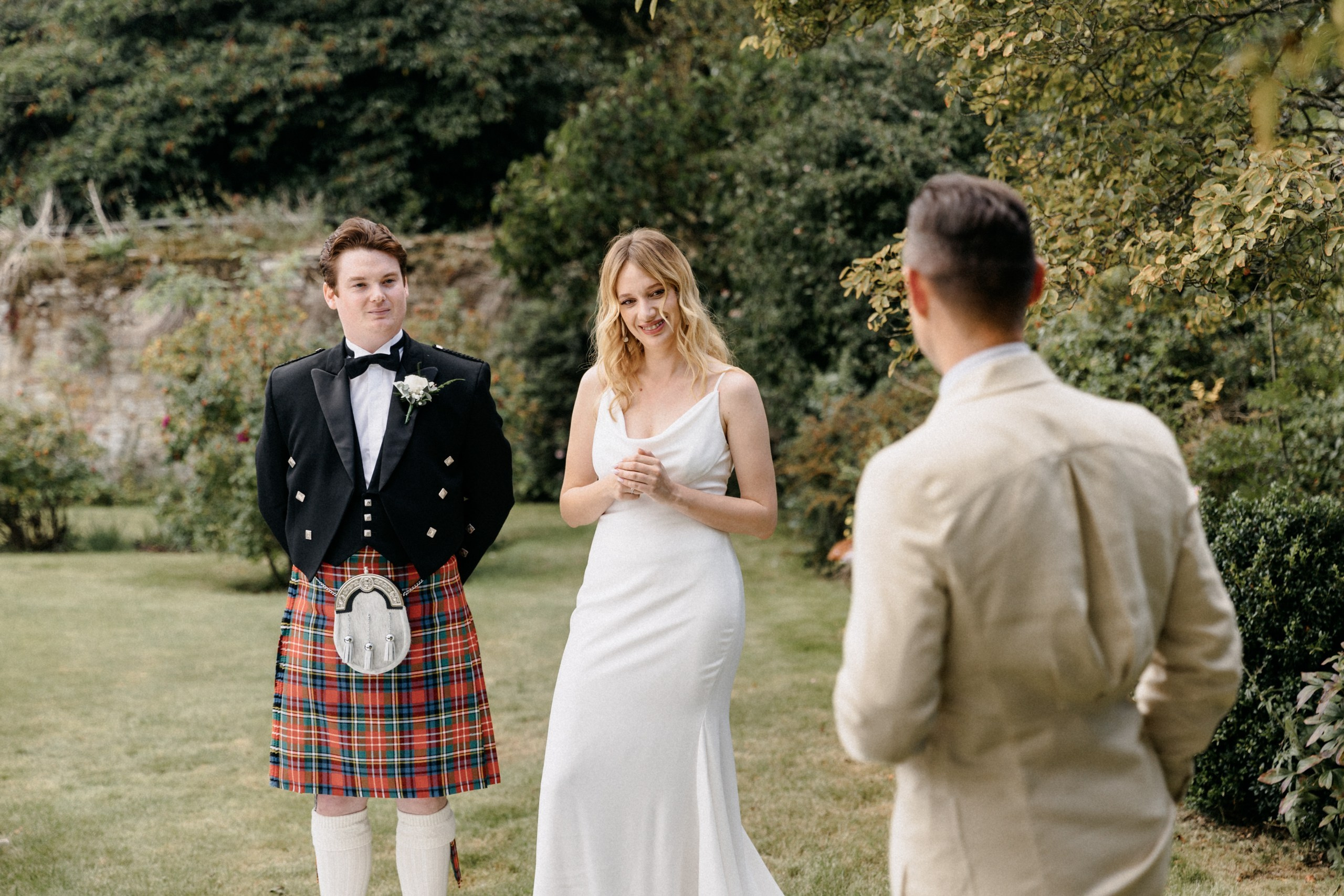 Ana & Tom Wedding at Notley Abbey. Moments Catchers — Wedding Photography & Video Duo in London