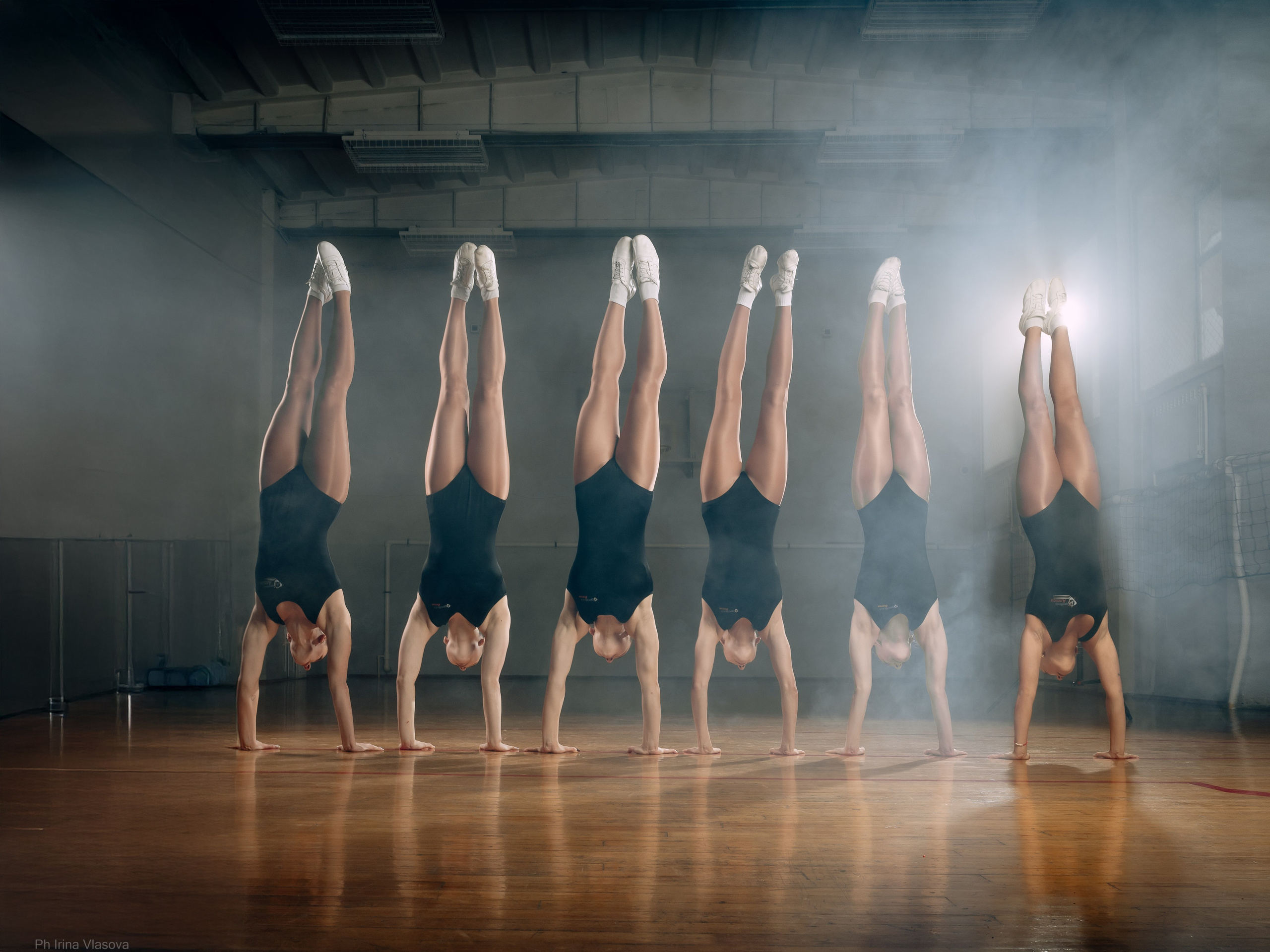 клубная спортивная фотосессия  акробатика