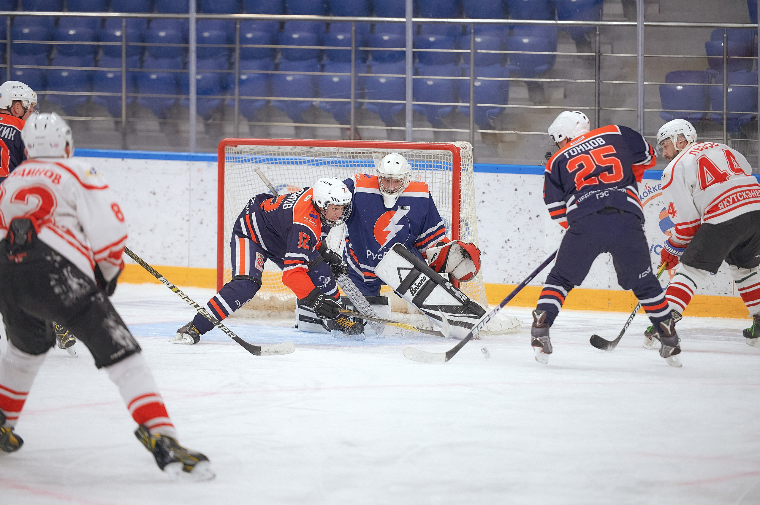 Портфолио репортажной фотосъёмки: Кристалл арена — Хоккей — РусГидро. Фотограф Яковлев Роман — Красноярск