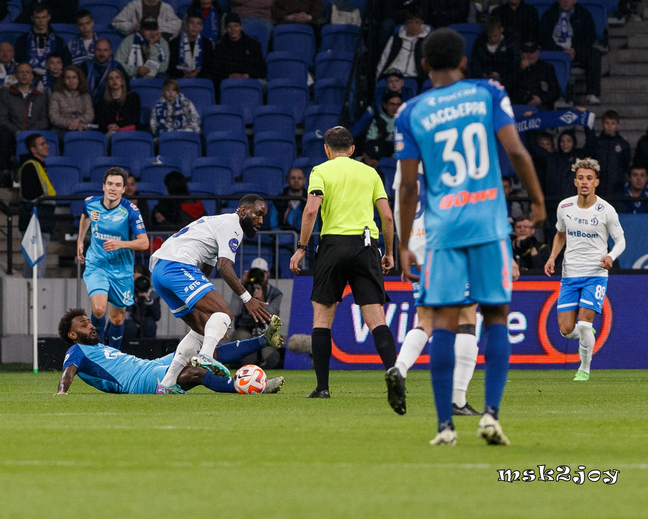 Фоторепортаж. РПЛ. Динамо — Зенит. Михаил Тоцкий портретный и репортажный фотограф в Москве