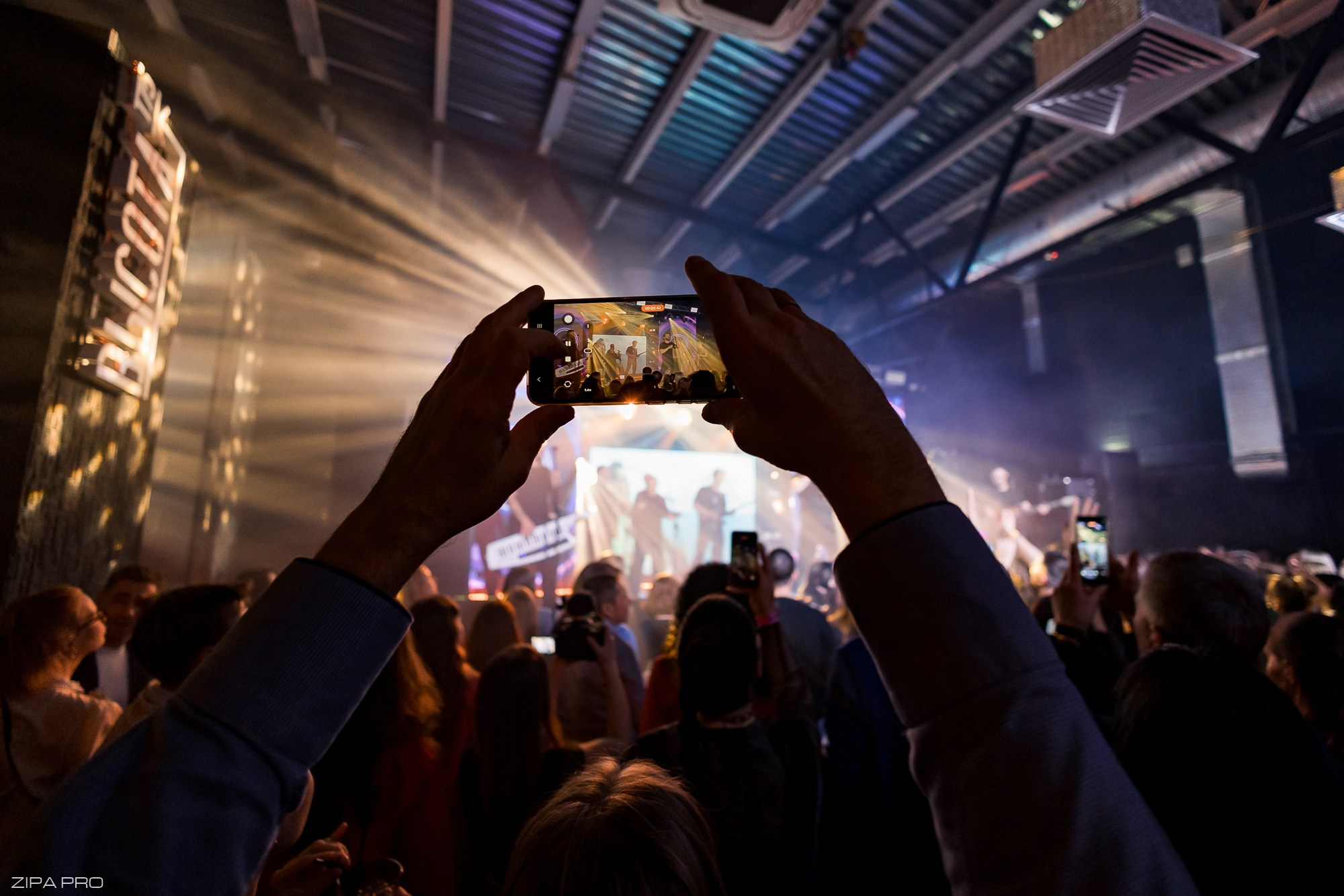 Сольный концерт кавер-группы «Балбесы». Фотограф Zipa Pro