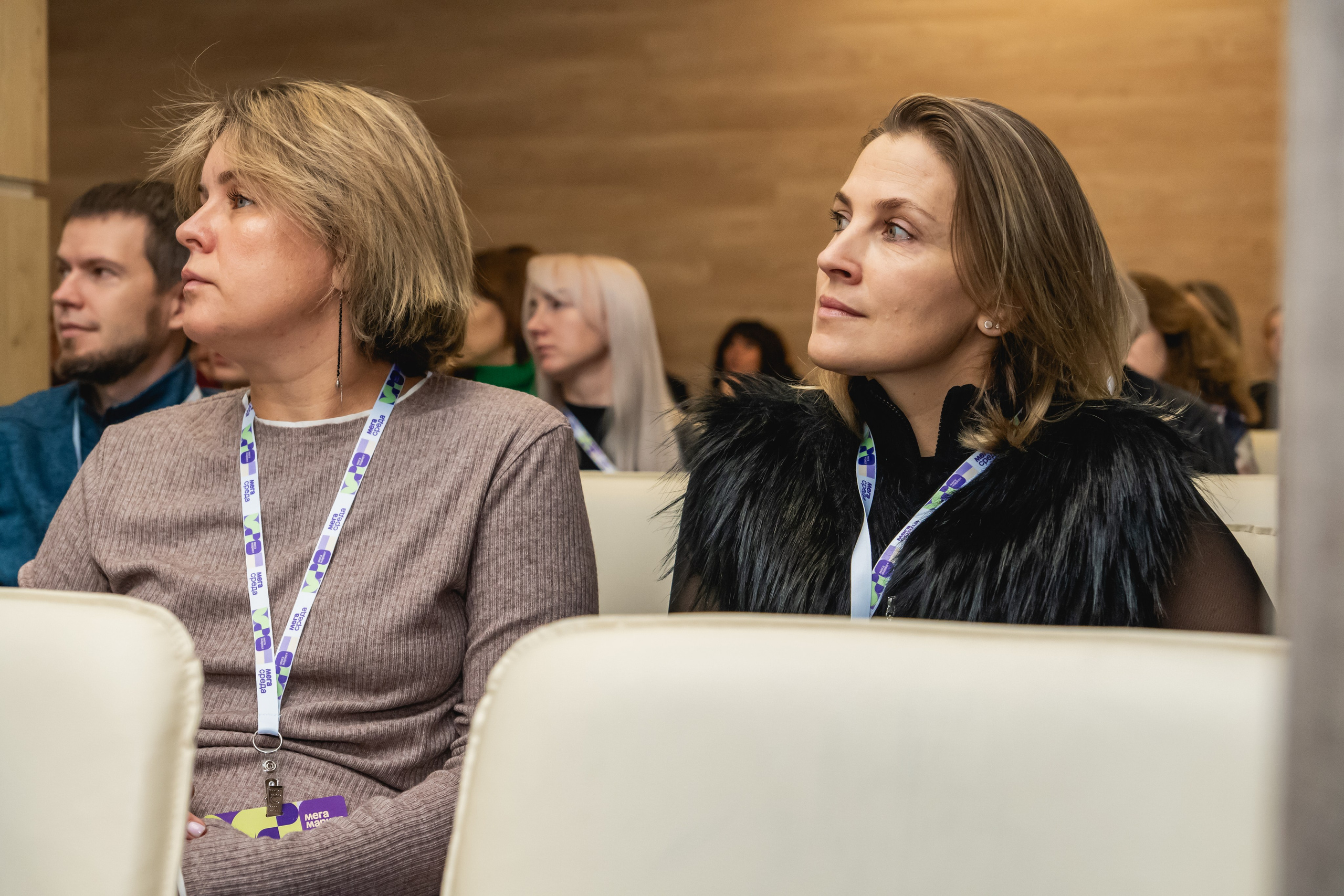 Мегасреда. Занимаюсь профессиональной фотографией и живу рядом с Байкалом. Работаю в разных жанрах