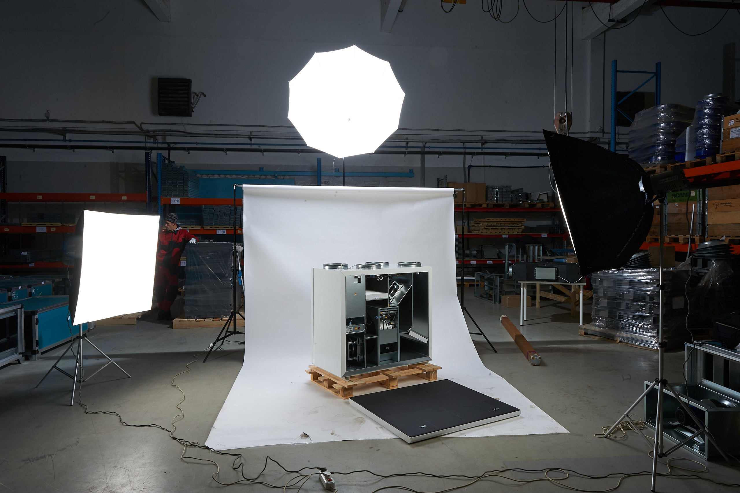 BACKSTAGE. Www.apowerstudio.com