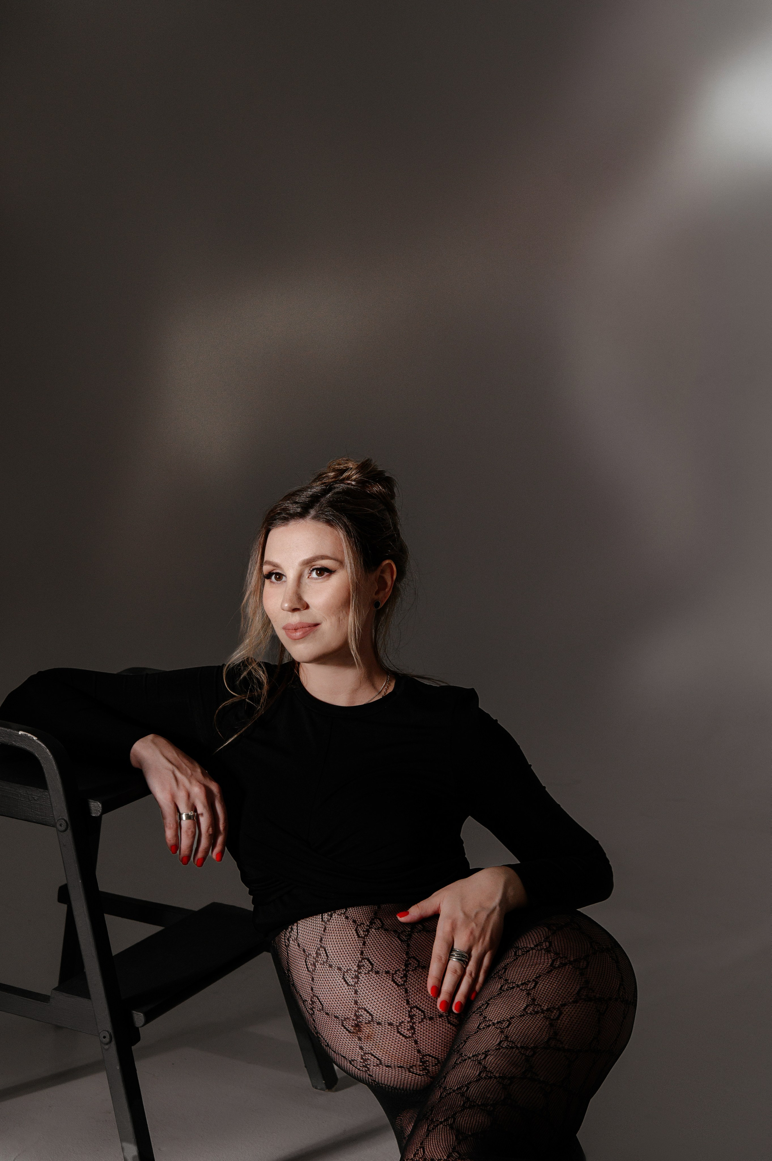 Фотосессия беременности на студии Караганда. Свадебный фотограф Караганда