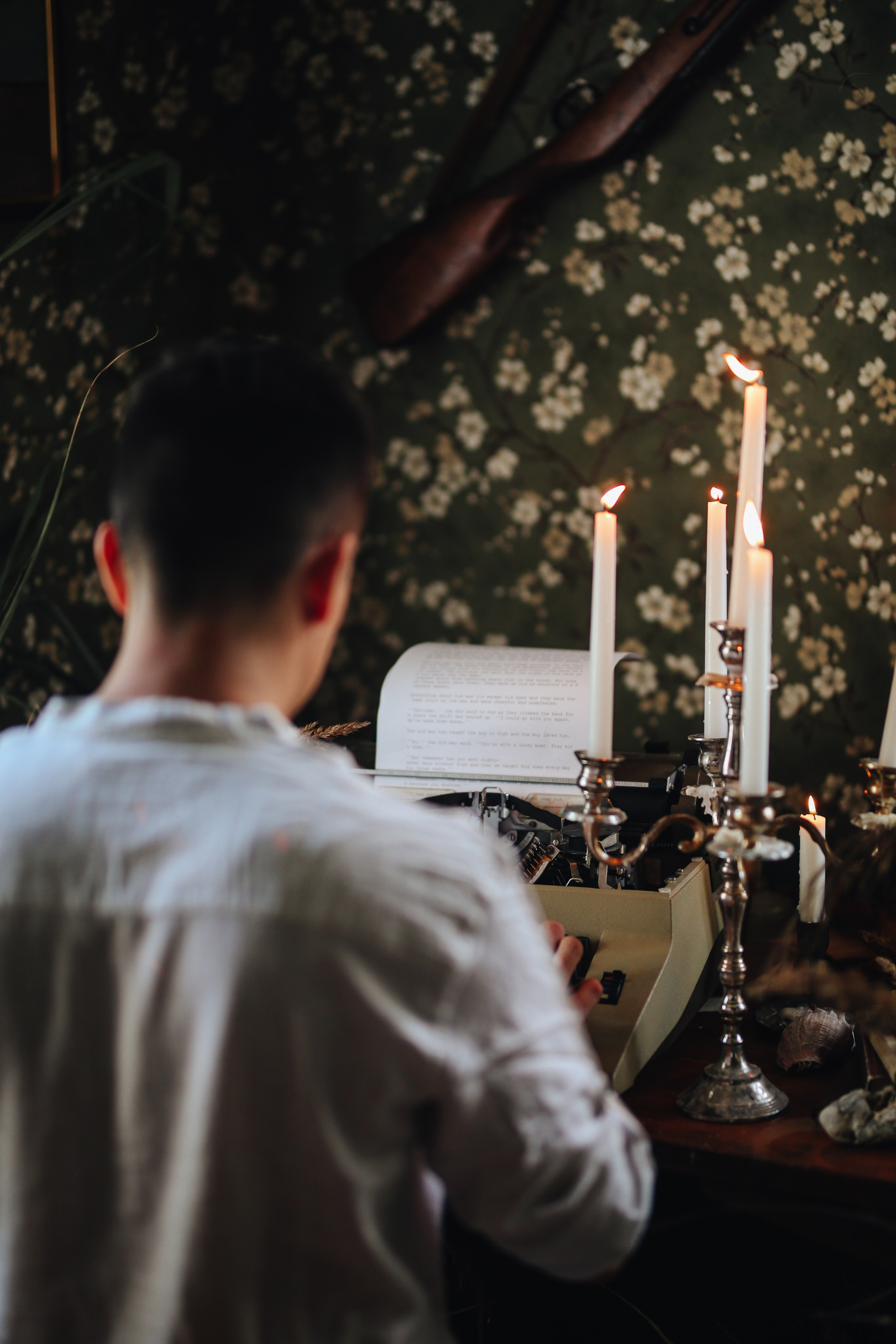 Писатель в Drozd House. Фотограф Анастасия Залевская