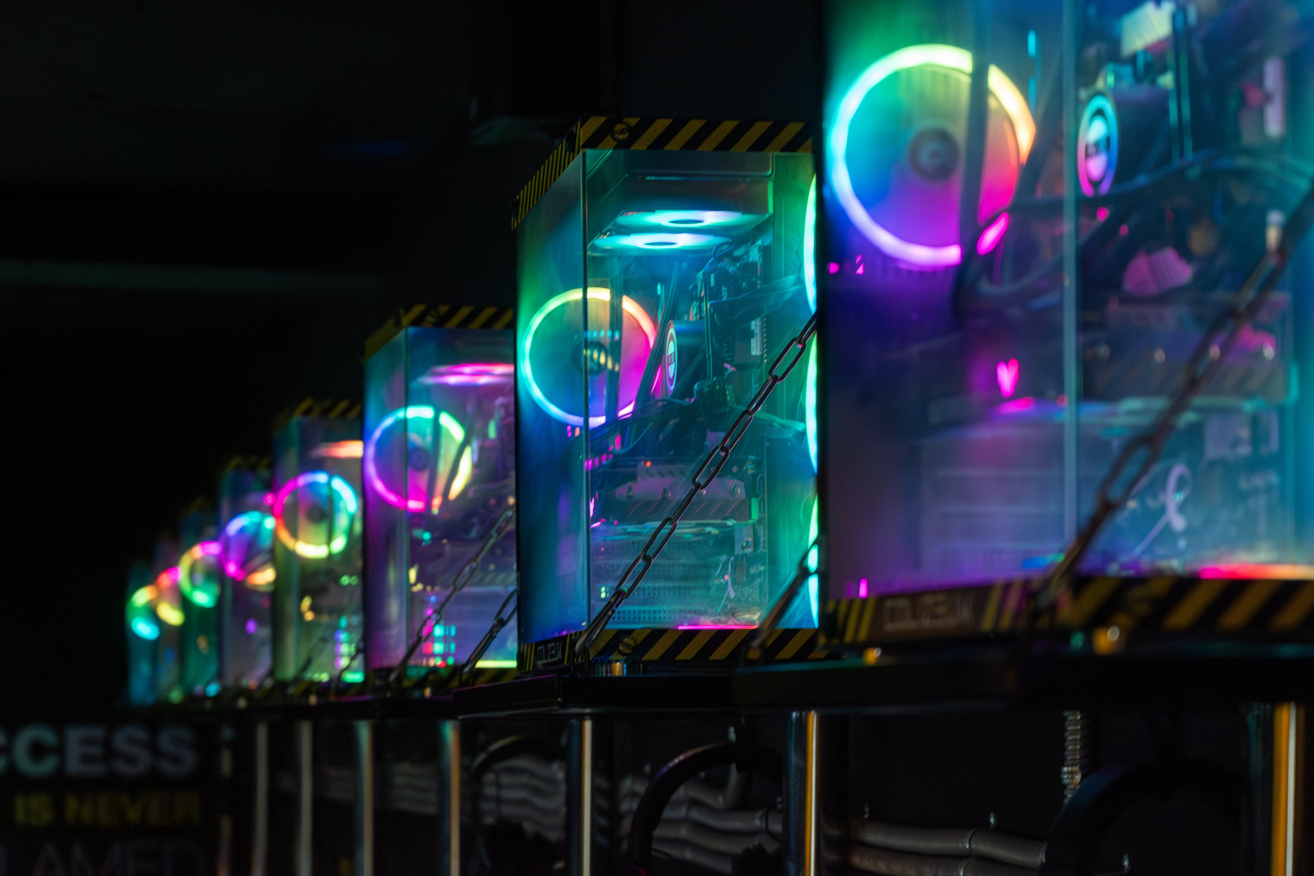 Репортаж в киберспортивном клубе Kolizeum. Фотограф мероприятий в Москве