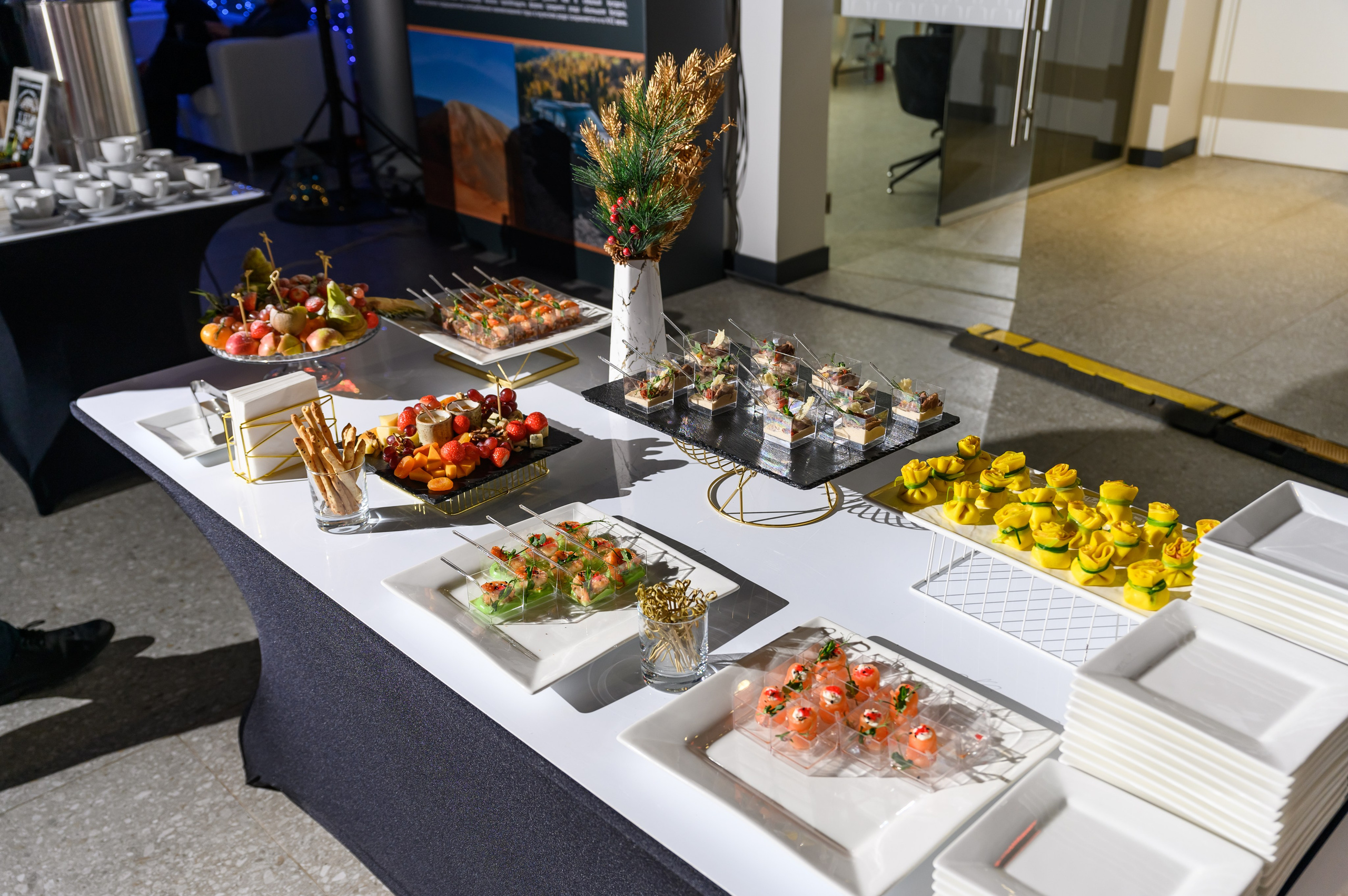 Автосалон Танк. Свадебный фотограф Москва Юрий Кульман