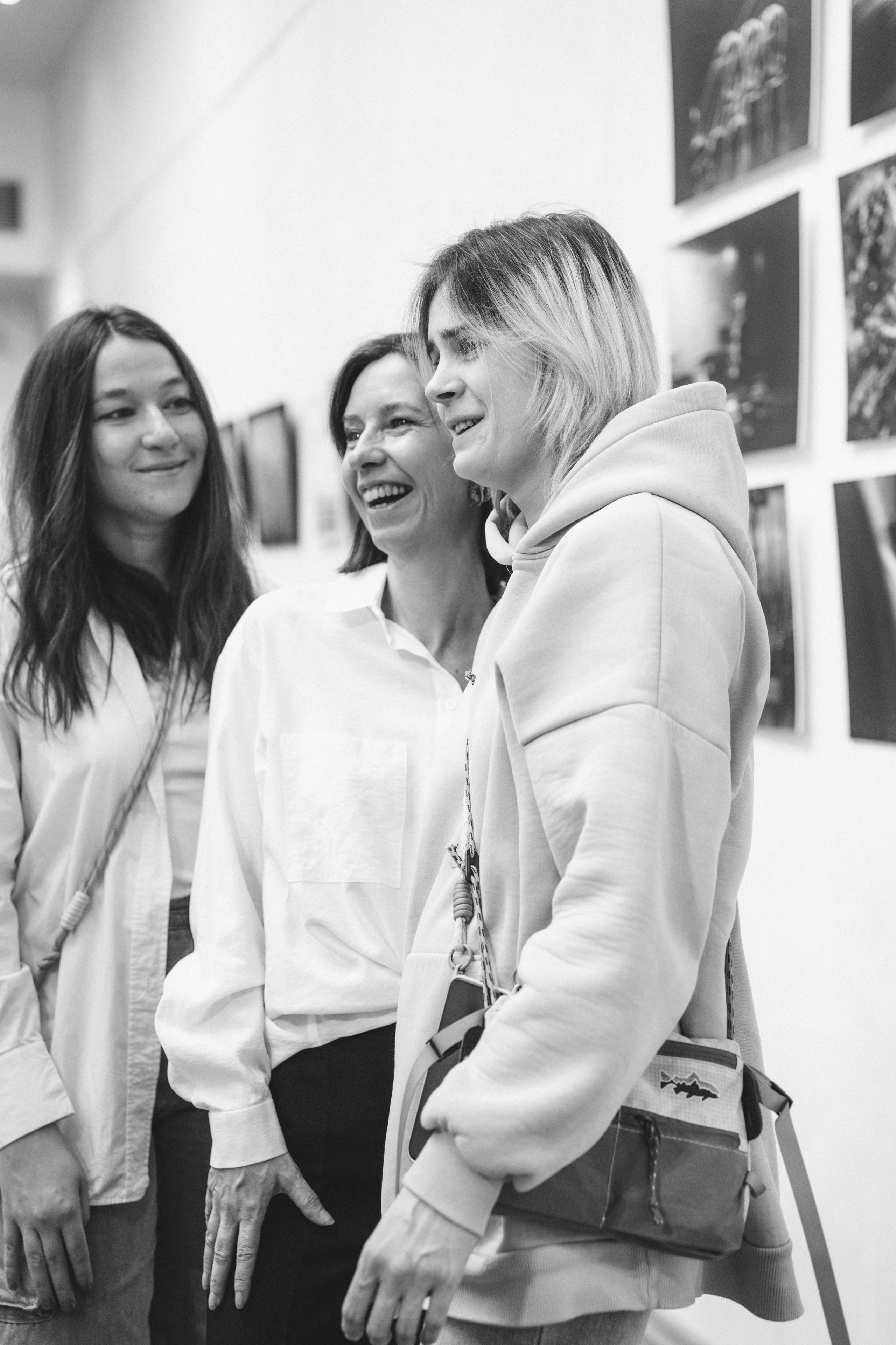 Открытие выставочного проекта «Я + Искусство = ЮГРА». Лайфстайл фотограф в Ханты-Мансийске Мария Шишкина