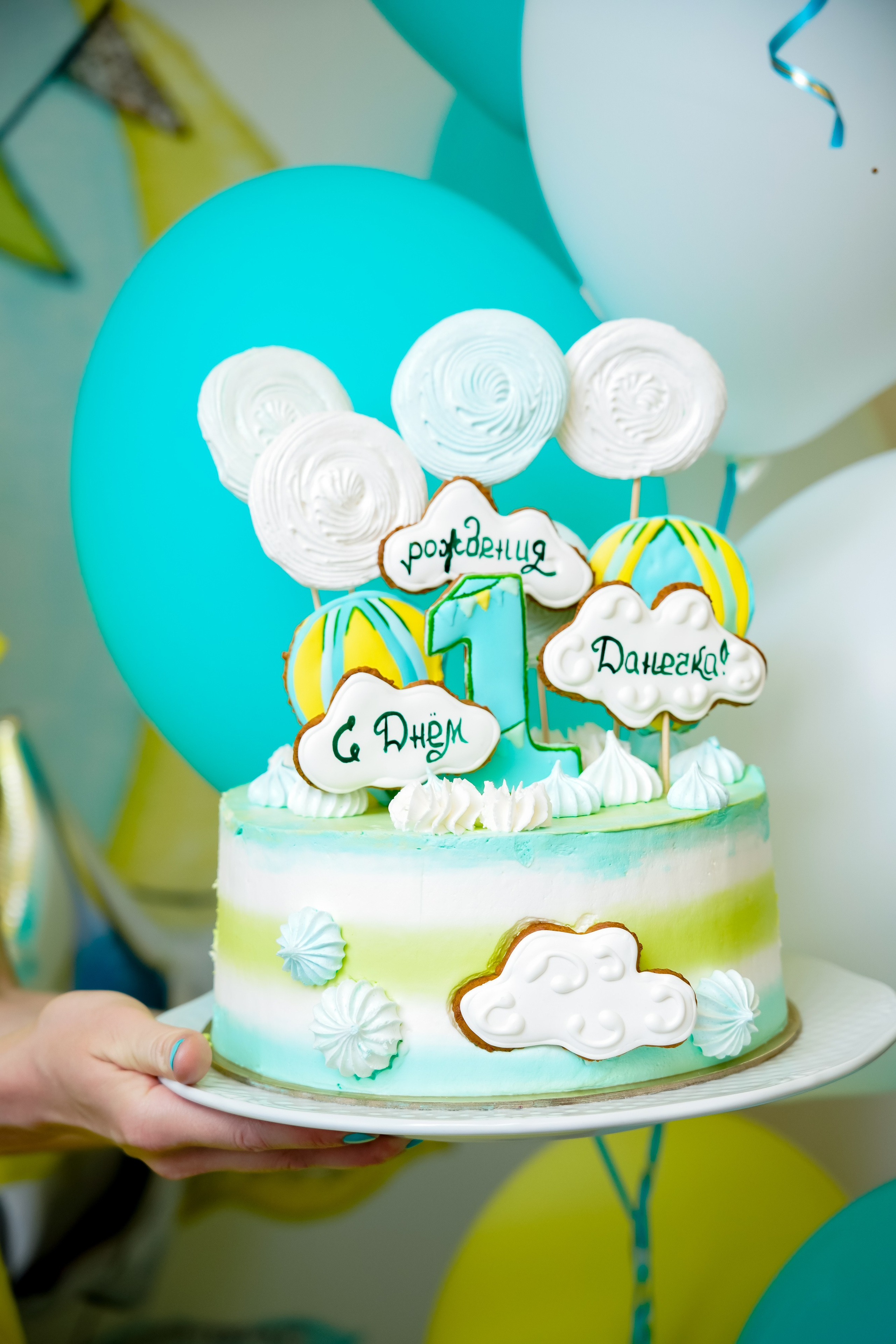 1 год)). Max Matvich and Victoria Basova are professionals in their field