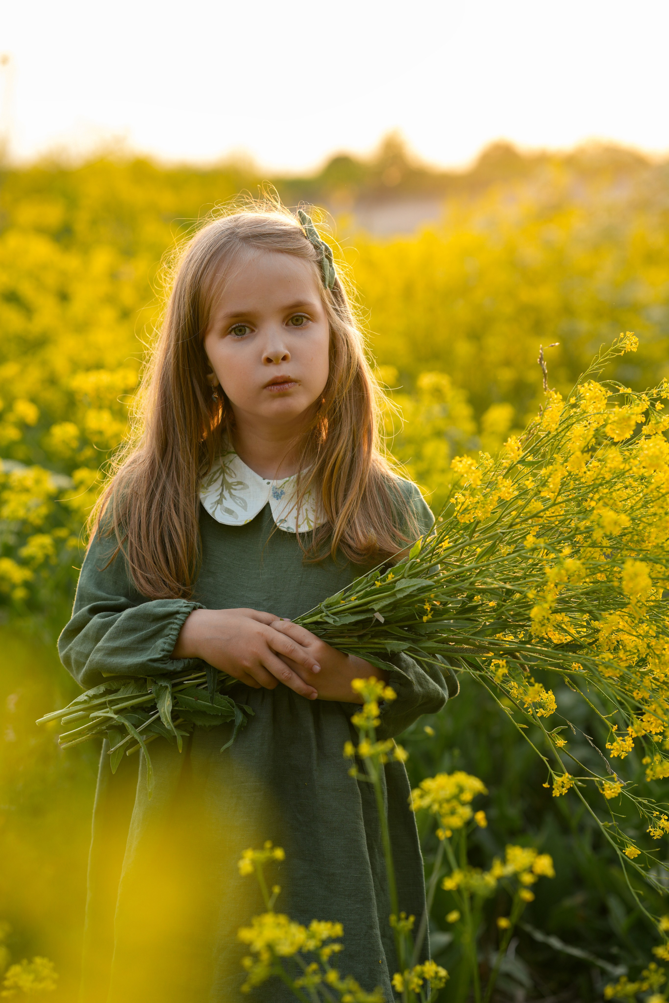 Ксюшенька, Кристиночка и Кирюшенька в поле. Семейный и портретный фотограф в Санкт-Петербурге Татьяна Гримоть