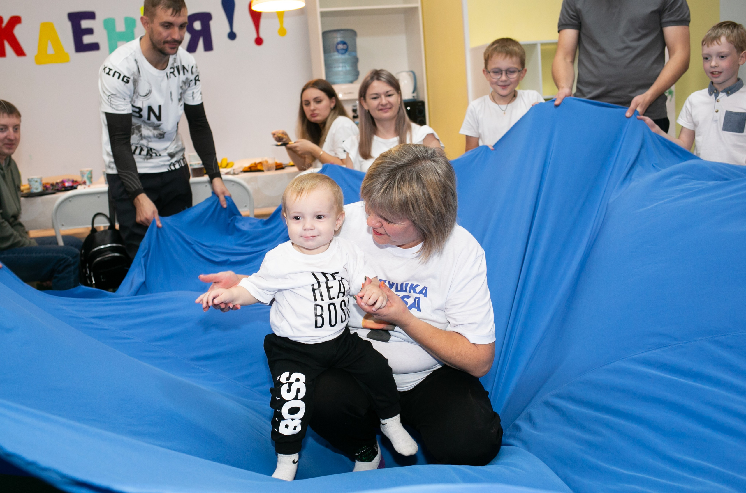 Белый кролик. Пикачу. Фотограф новорожденных и семейный фотограф НСО г. Бердск Марина Львова