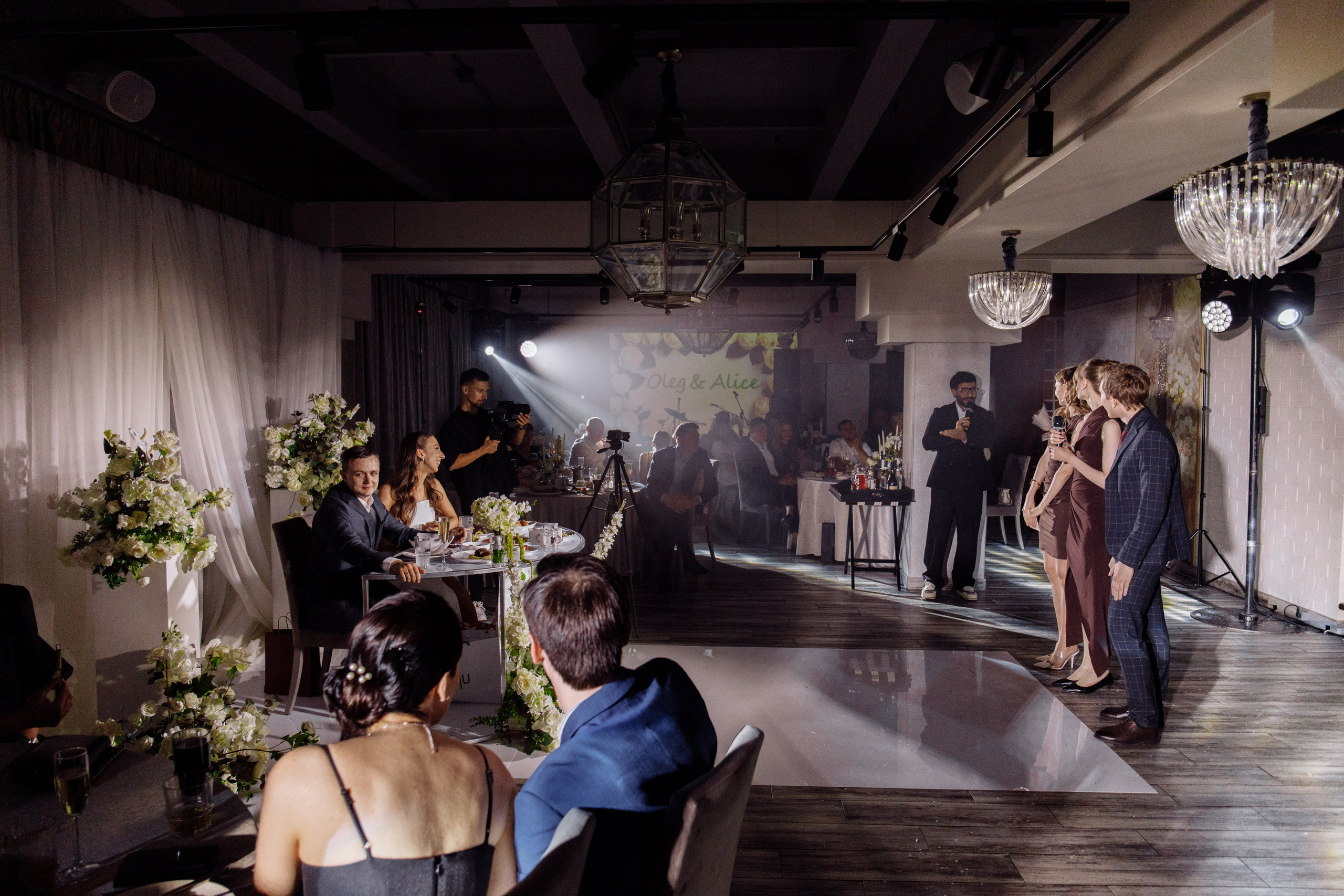 Свадебная фотосессия красивый банкет. Свадебный фотограф в Екатеринбурге Илья Корсаков
