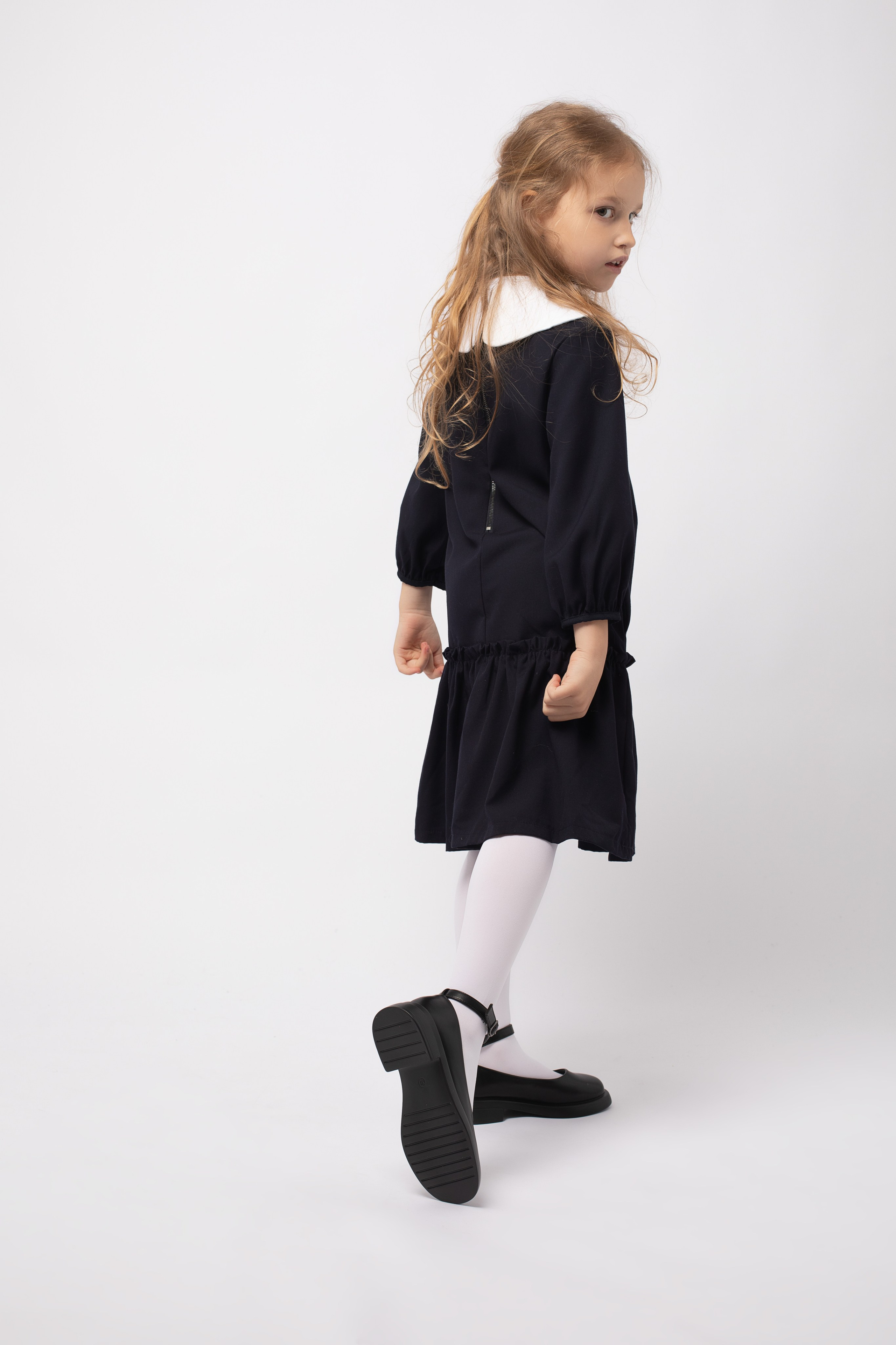 Школьные туфли. Фотостудия предметной и модельной съёмки для маркетплейсов