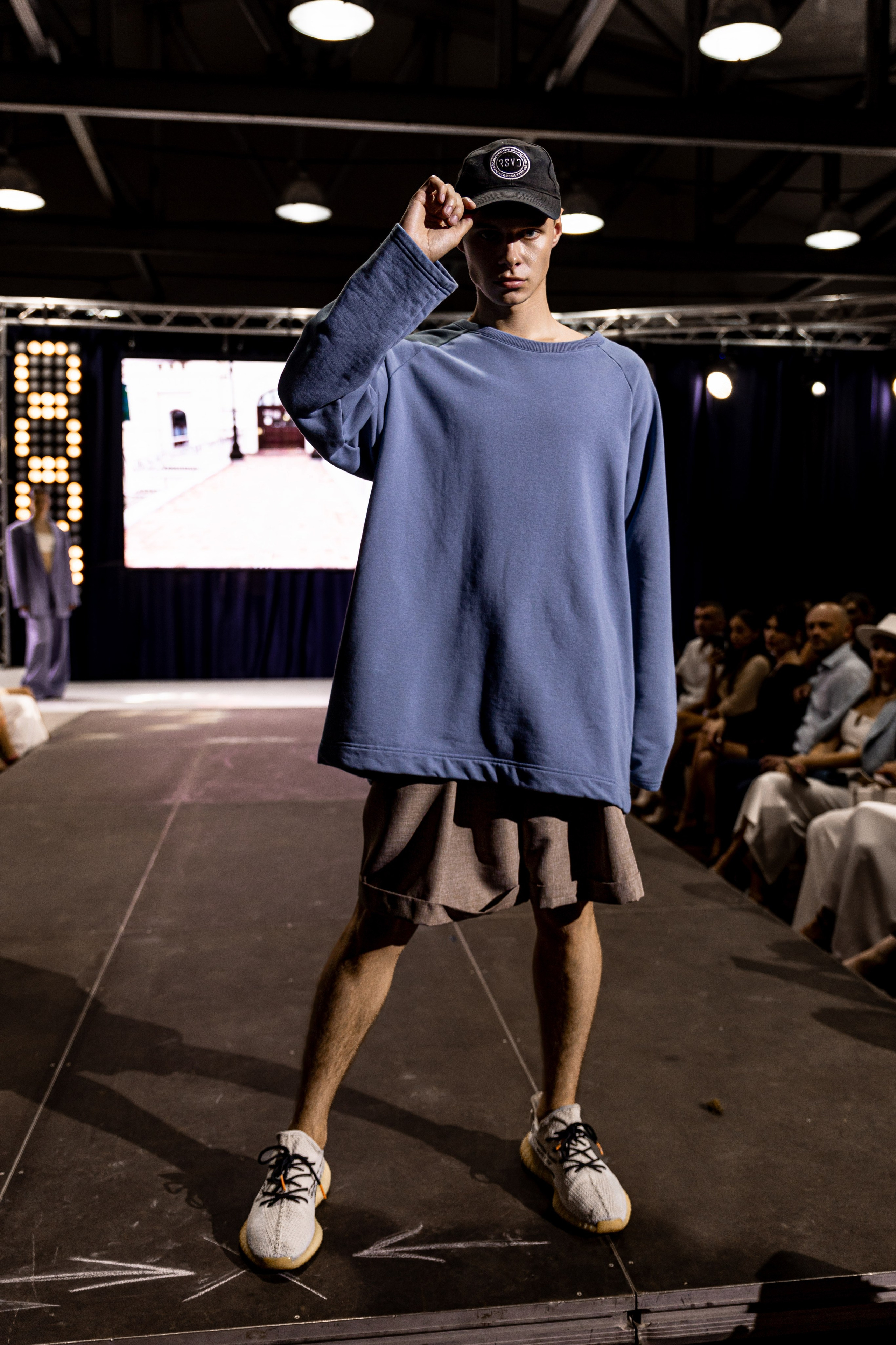 Модное шоу «Fashion V»