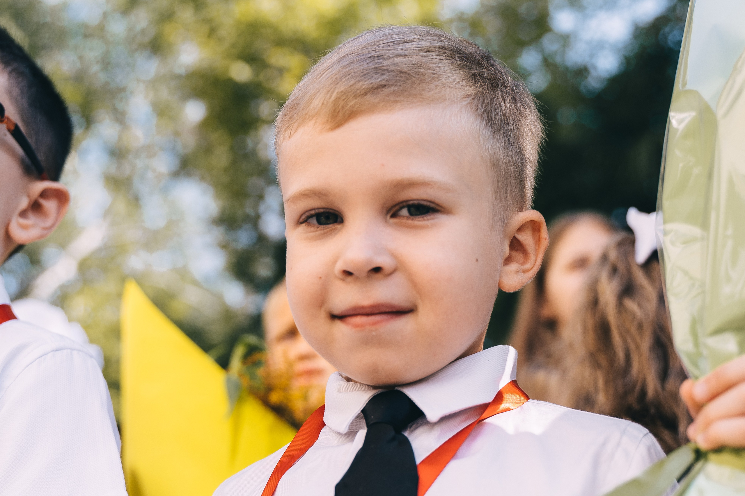 МОБУ Гимназия № 16, г. Сочи. «Первый звонок». Свадебный и семейный фотограф в городе Сочи