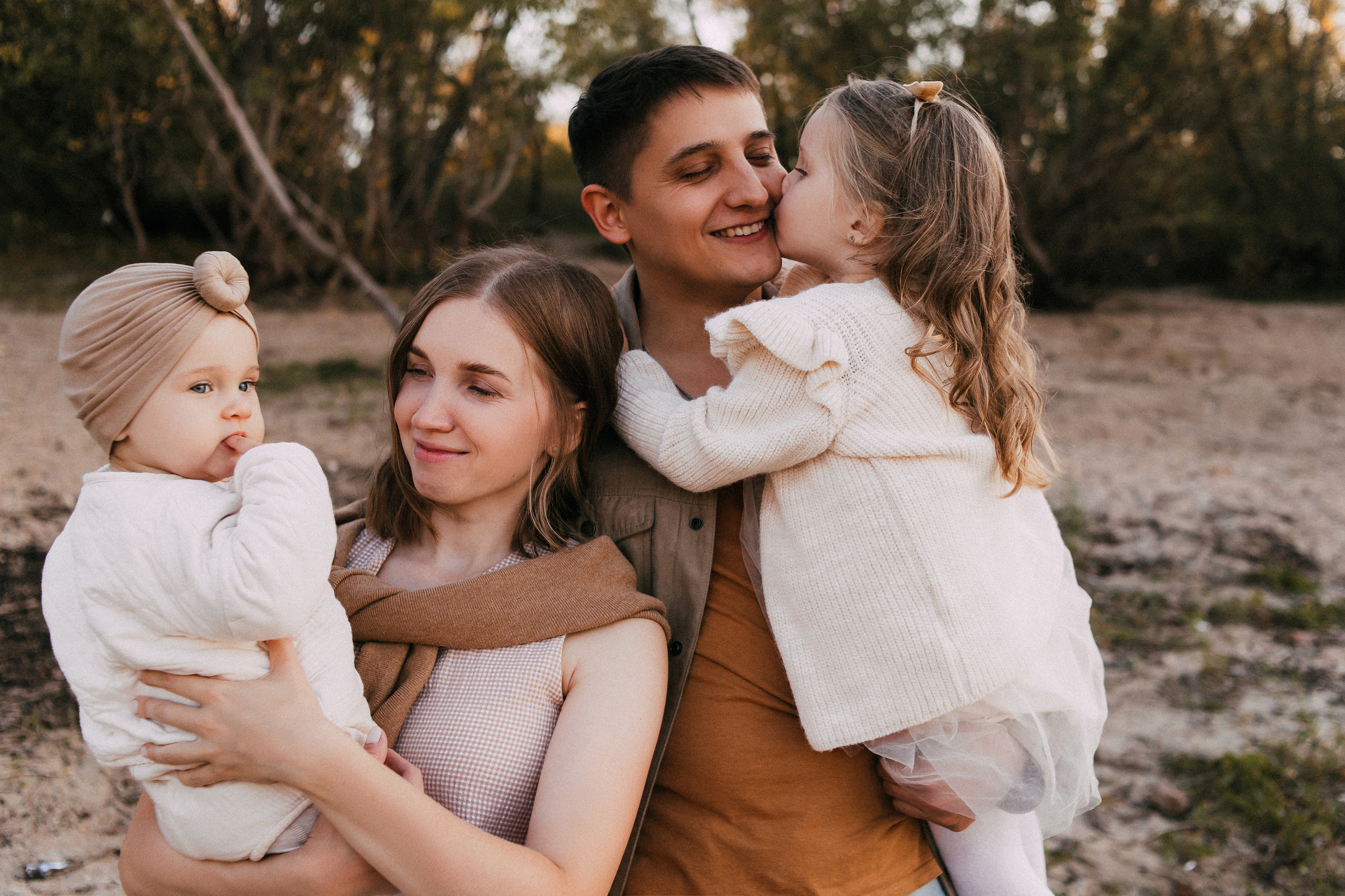 Таня Стас Поля Мира. Фотограф Яна Каменькова l Омск