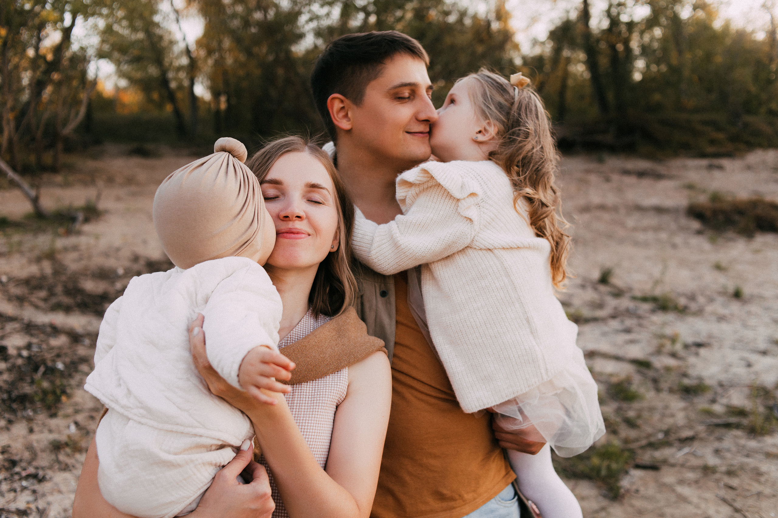 Таня Стас Поля Мира. Фотограф Яна Каменькова l Омск