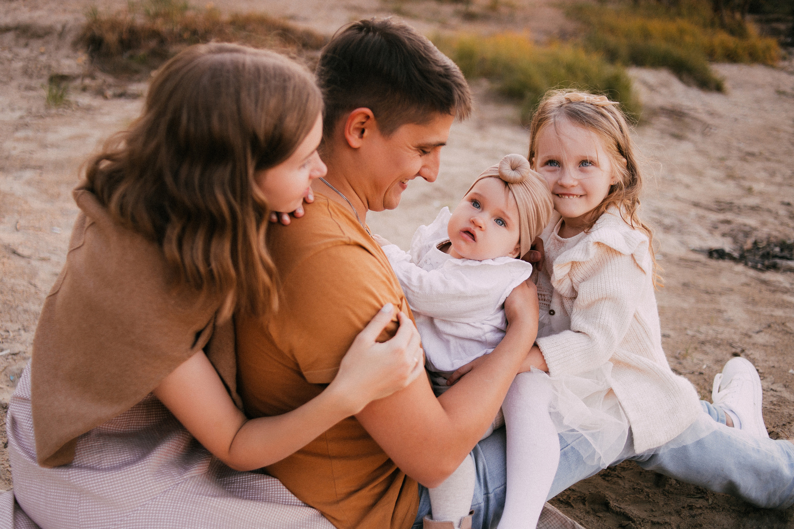 Таня Стас Поля Мира. Фотограф Яна Каменькова l Омск