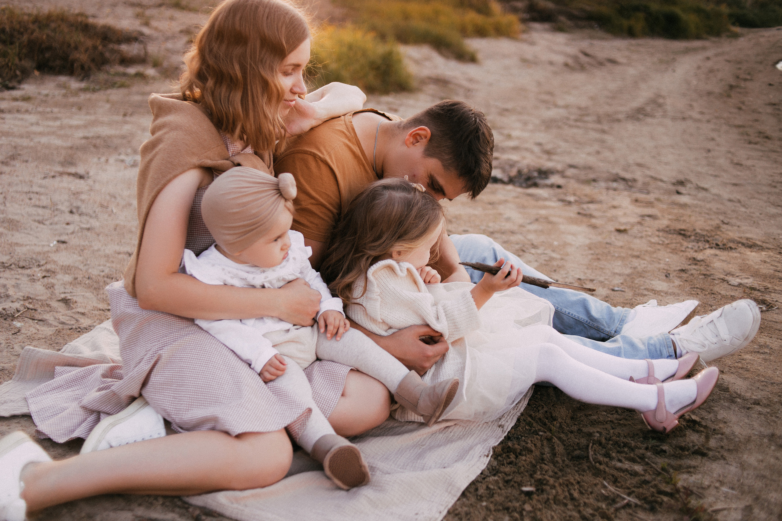 Таня Стас Поля Мира. Фотограф Яна Каменькова l Омск