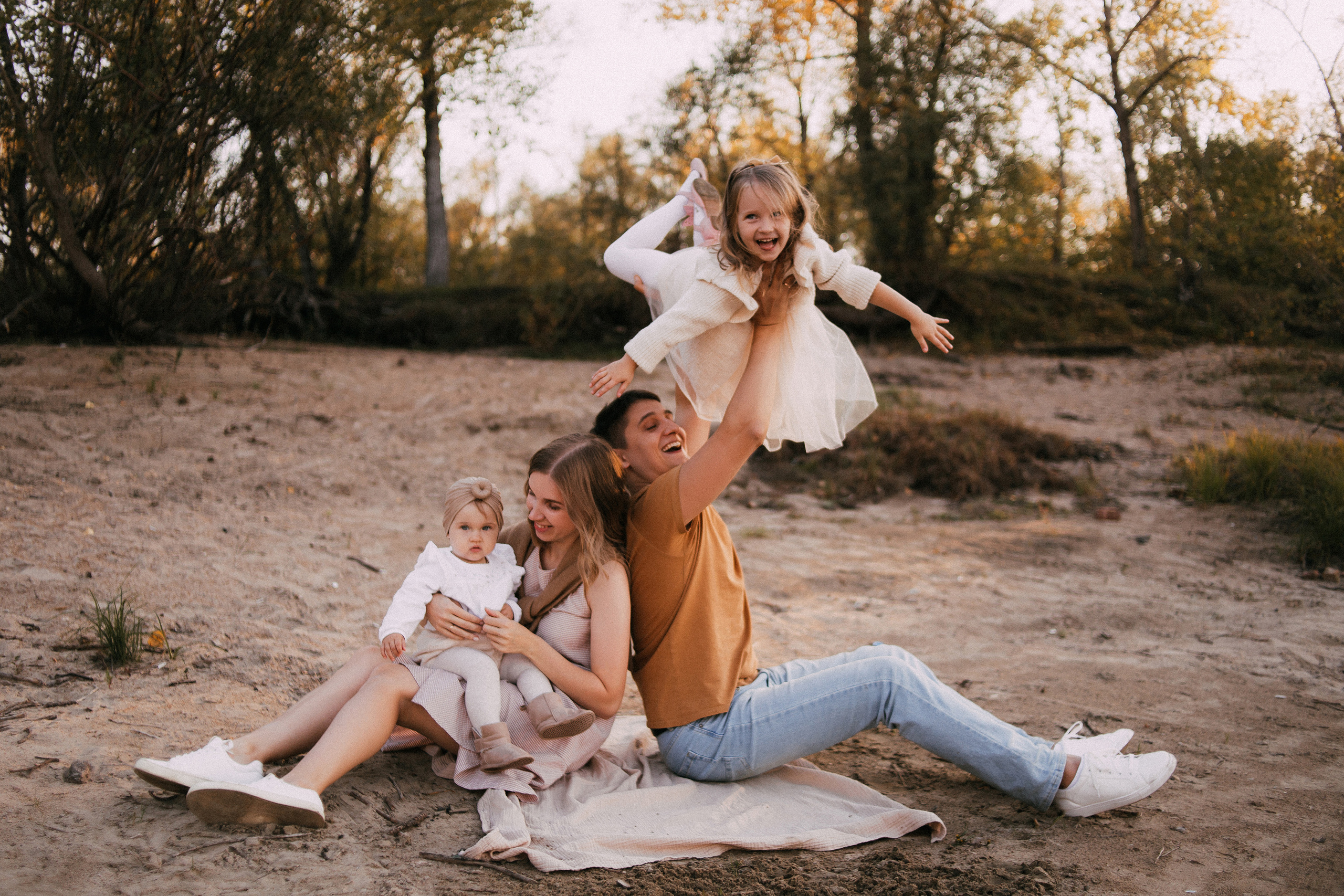 Таня Стас Поля Мира. Фотограф Яна Каменькова l Омск