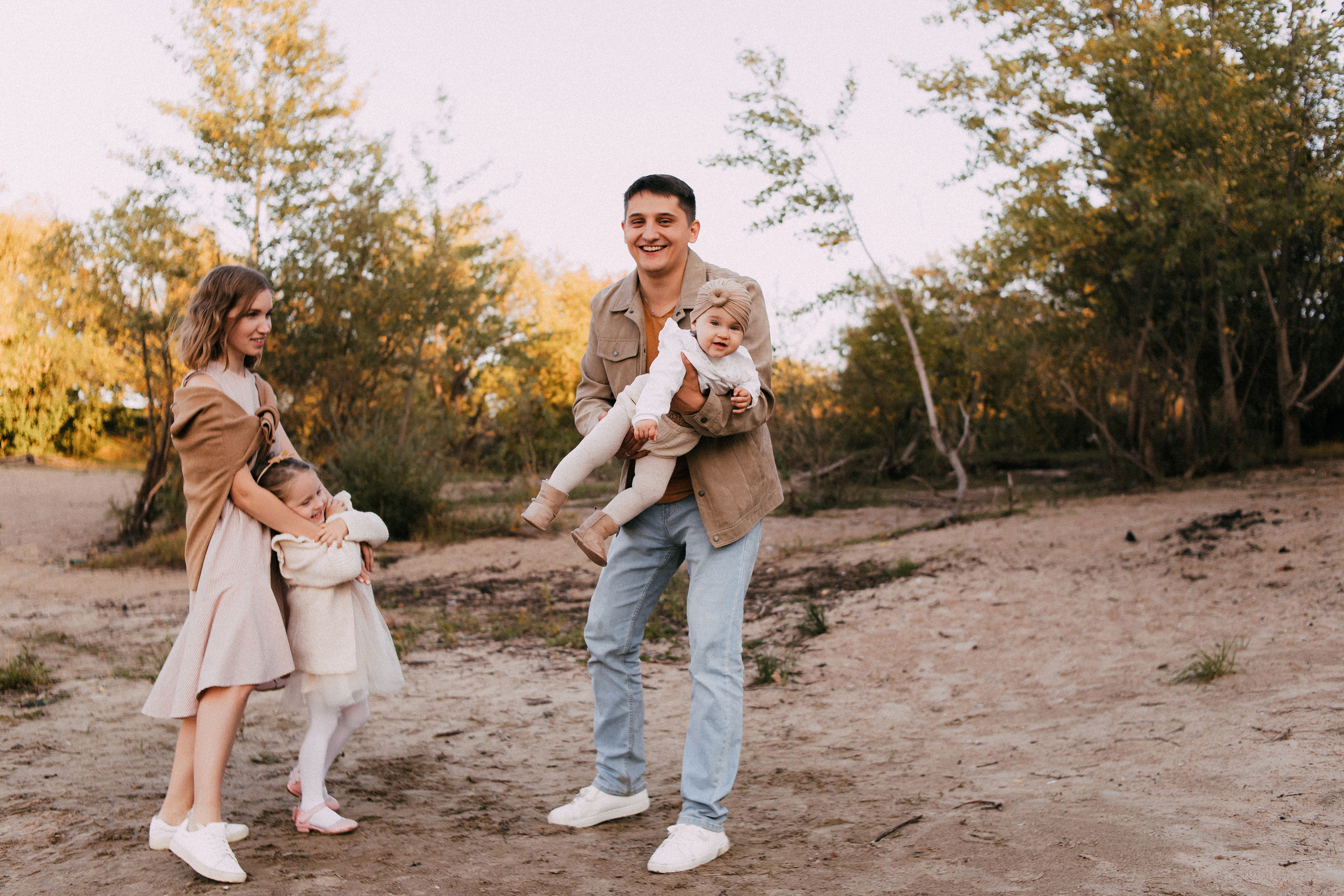 Таня Стас Поля Мира. Фотограф Яна Каменькова l Омск