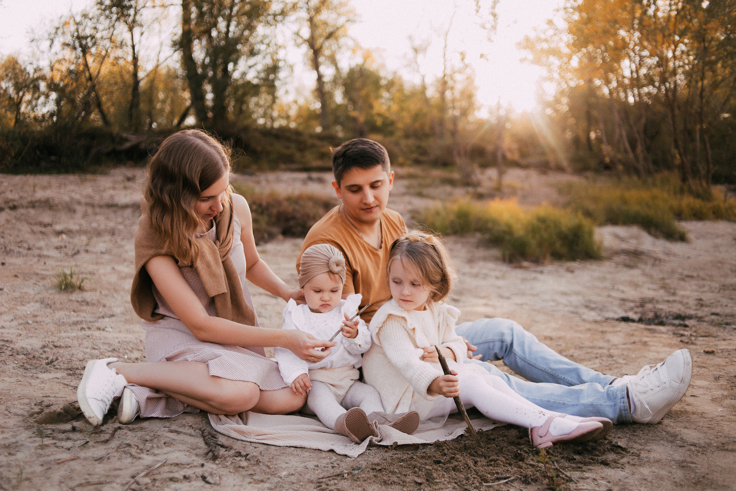 Таня Стас Поля Мира. Фотограф Яна Каменькова l Омск