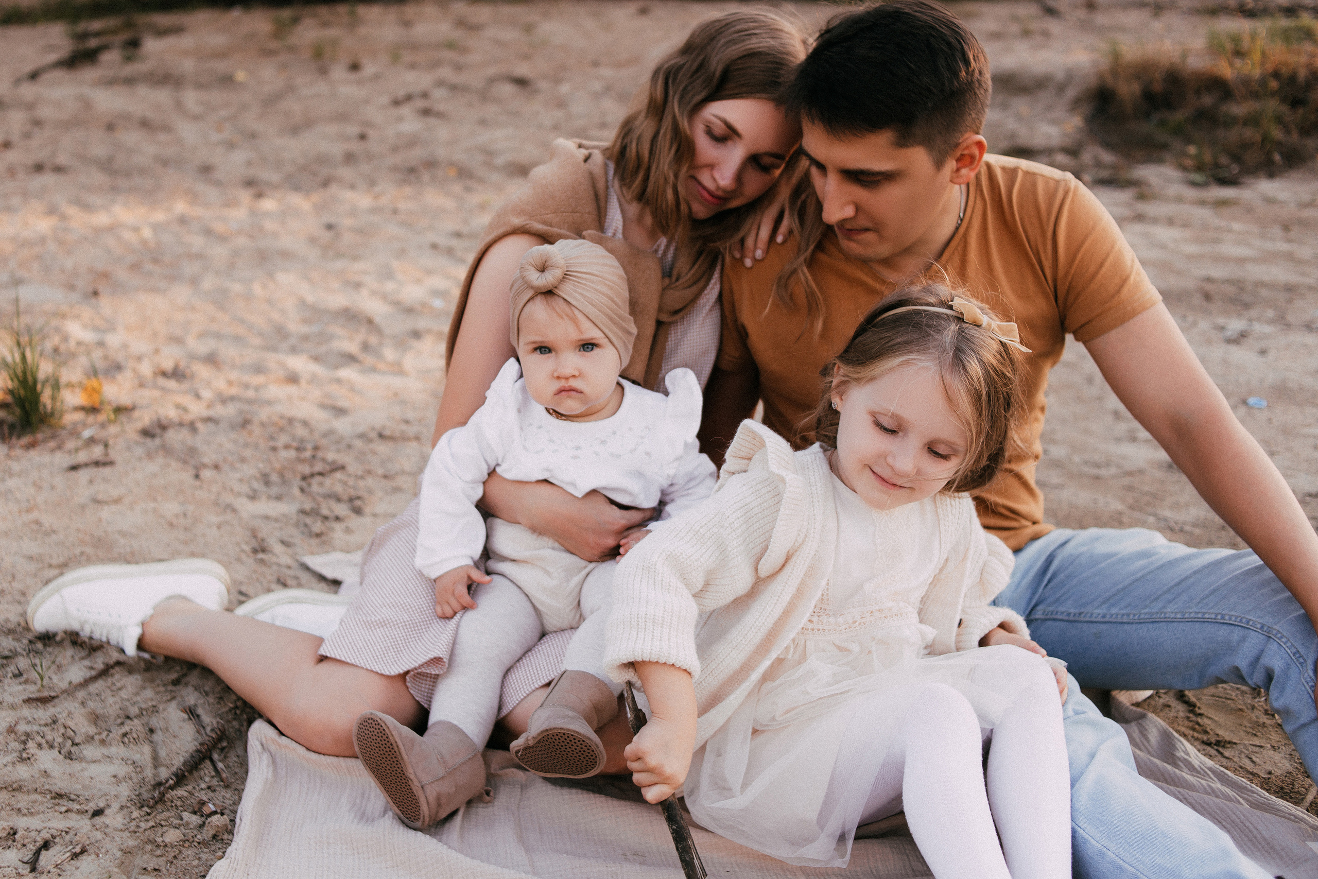 Таня Стас Поля Мира. Фотограф Яна Каменькова l Омск