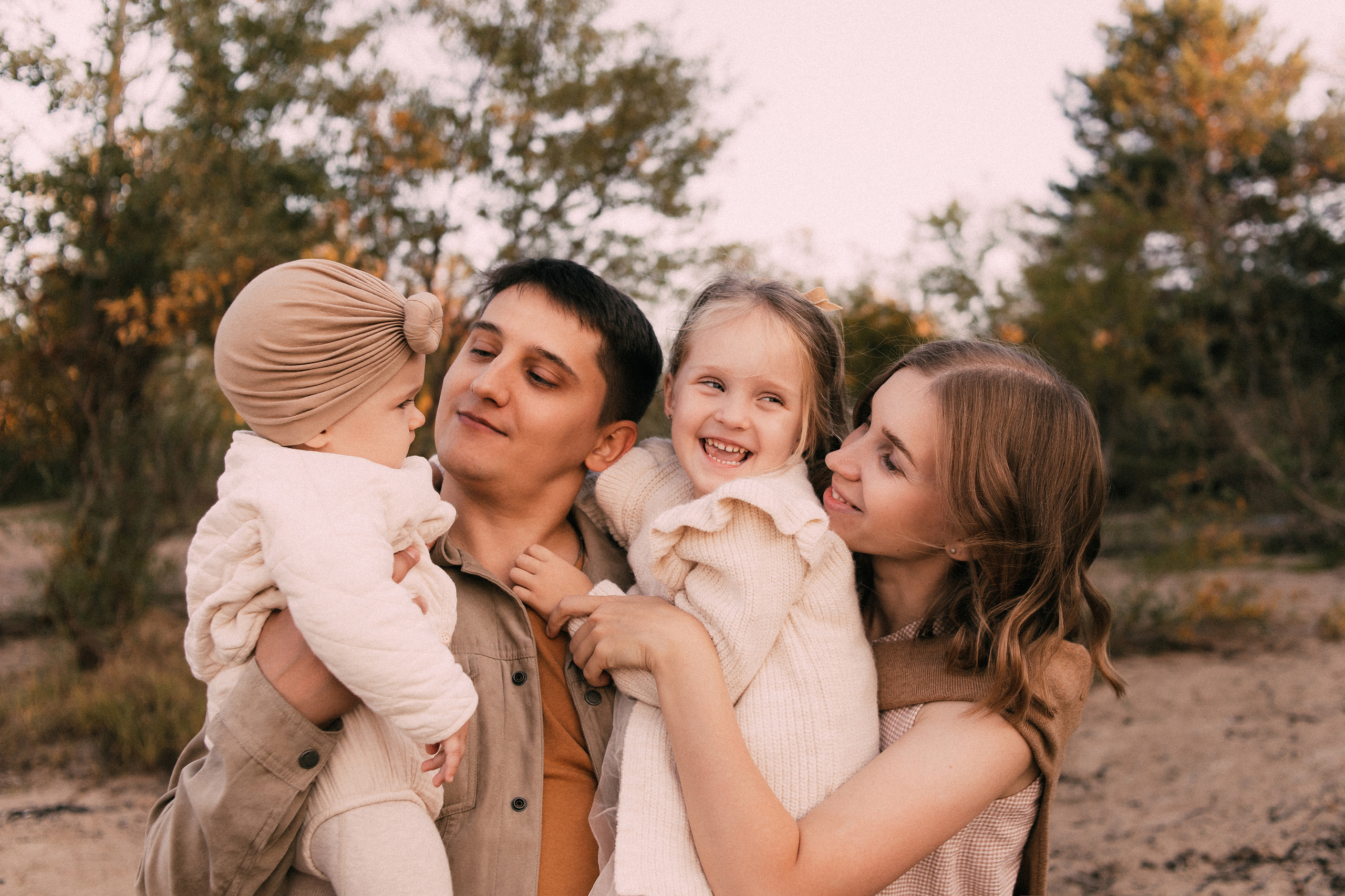 Таня Стас Поля Мира. Фотограф Яна Каменькова l Омск
