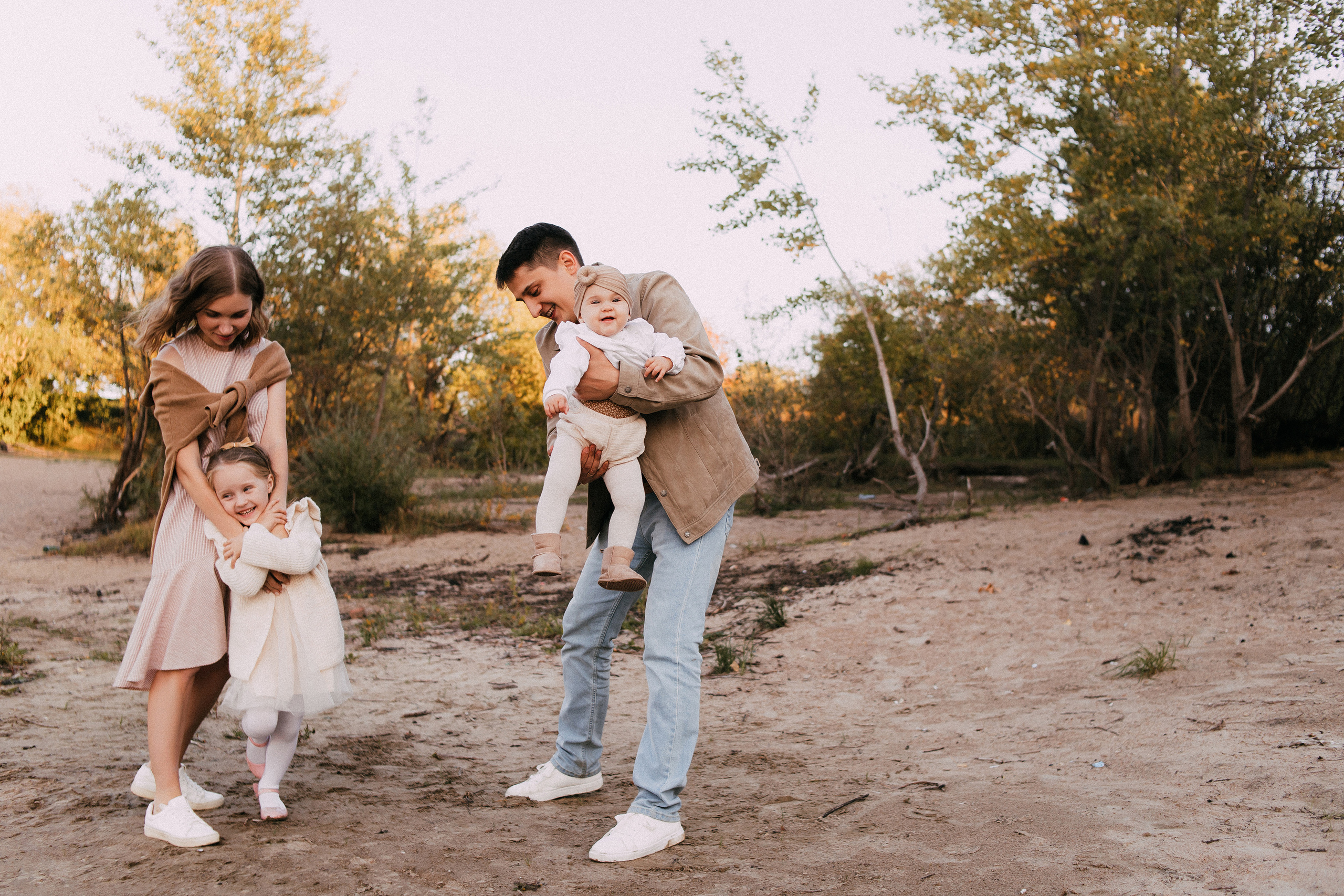 Таня Стас Поля Мира. Фотограф Яна Каменькова l Омск