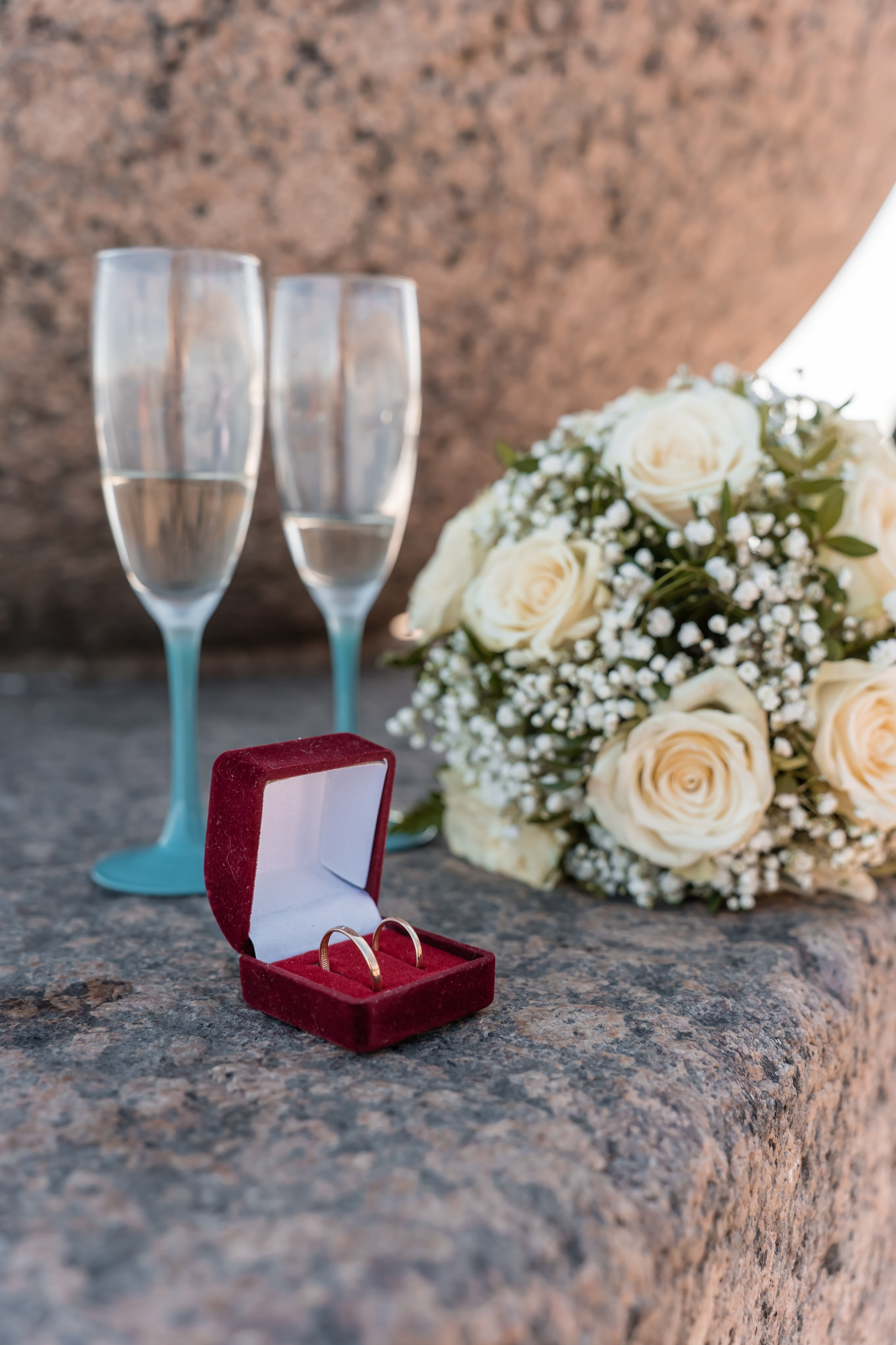 фотограф для фотосессии и фотосъемки, цены фотографа на свадьбу, фата на свадьбу, Цены свадебной фотосессии, песня для молодоженов на свадьбу, Свадебная фотосессия в студии, съемка жениха и невесты, фотосессия свадьбы в студии