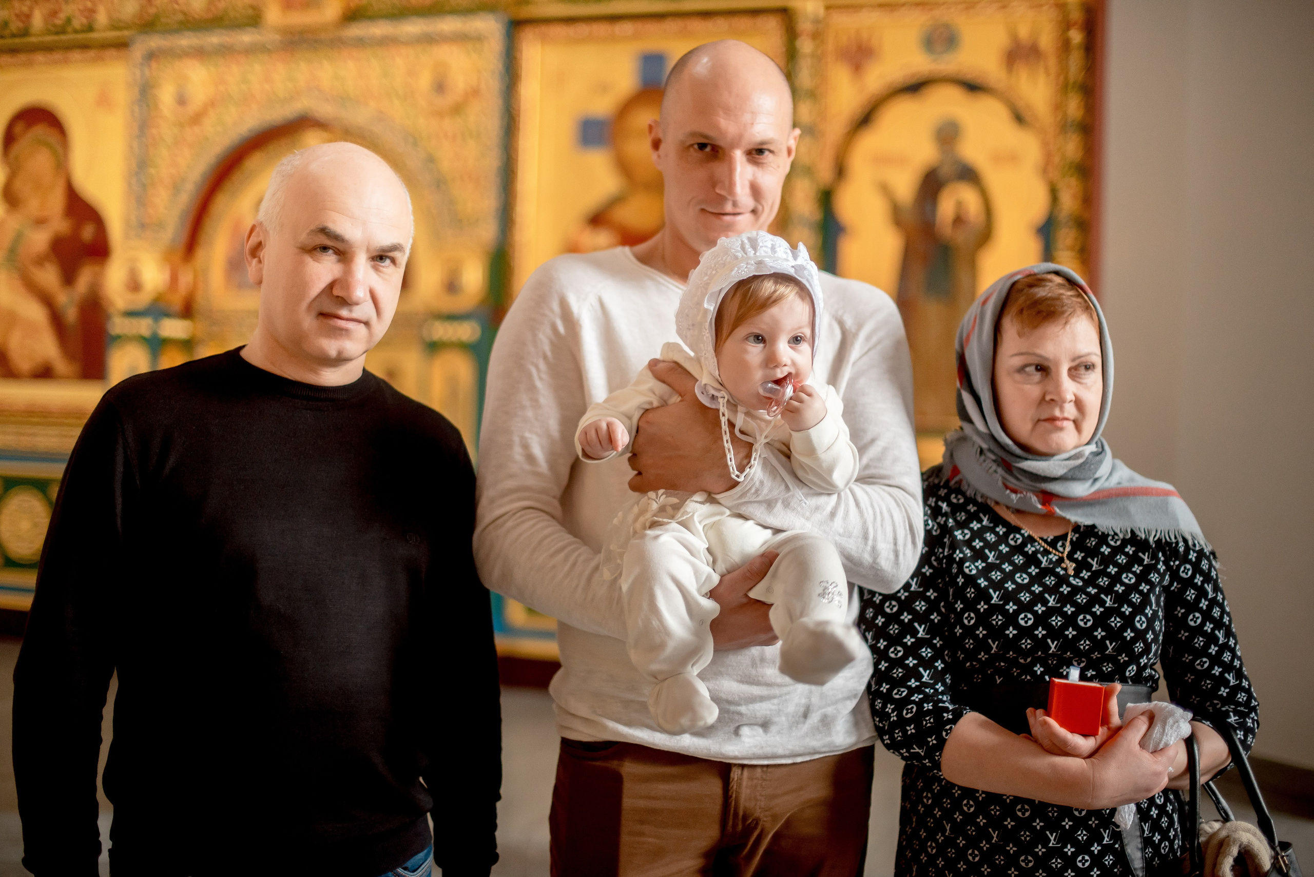 Крещение в мужском монастыре. Фотограф Мария Стрелкова