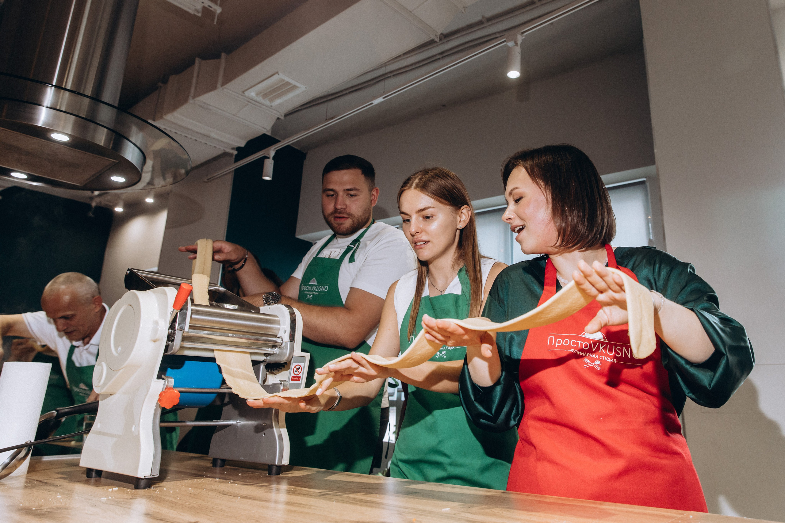 Рецепт праздника: семья, друзья + лазанья, смех и парфе. Семейный фотограф в Москве, Щелково, Фрязино _ Виктория Степанова