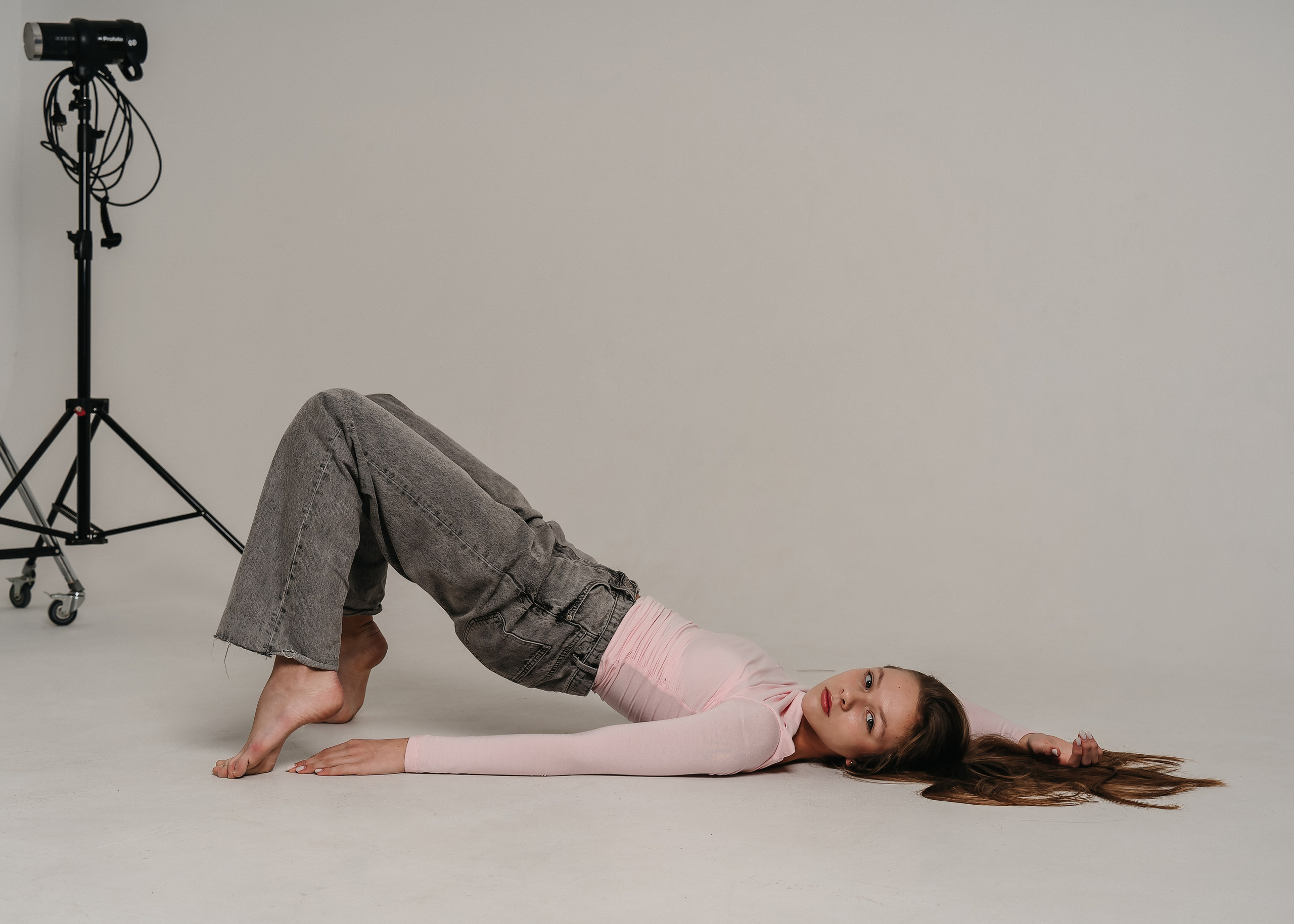 Фотосессия в студии девушки, семейная в Сочи, Адлере. Алина Бернд — свадебный и индивидуальный фотограф в Сочи и Адлере