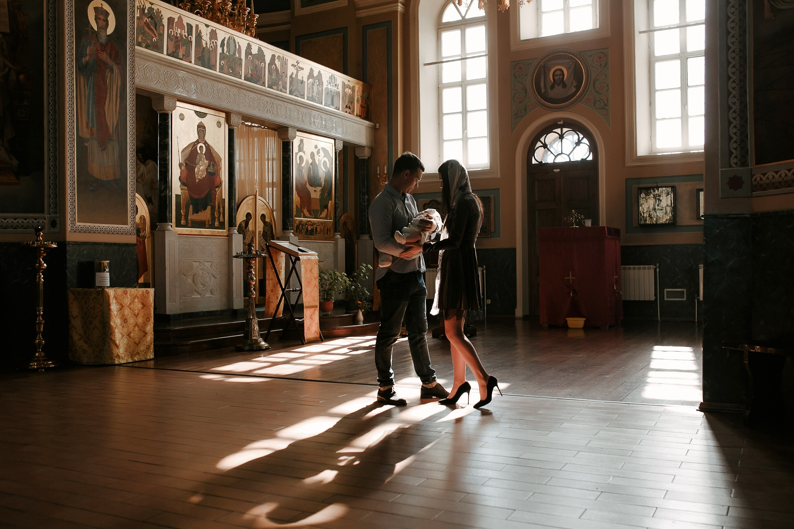 Фотосессия крещения и венчания в храмах Твери. Свадебный и семейный фотограф в Твери и Тверской области