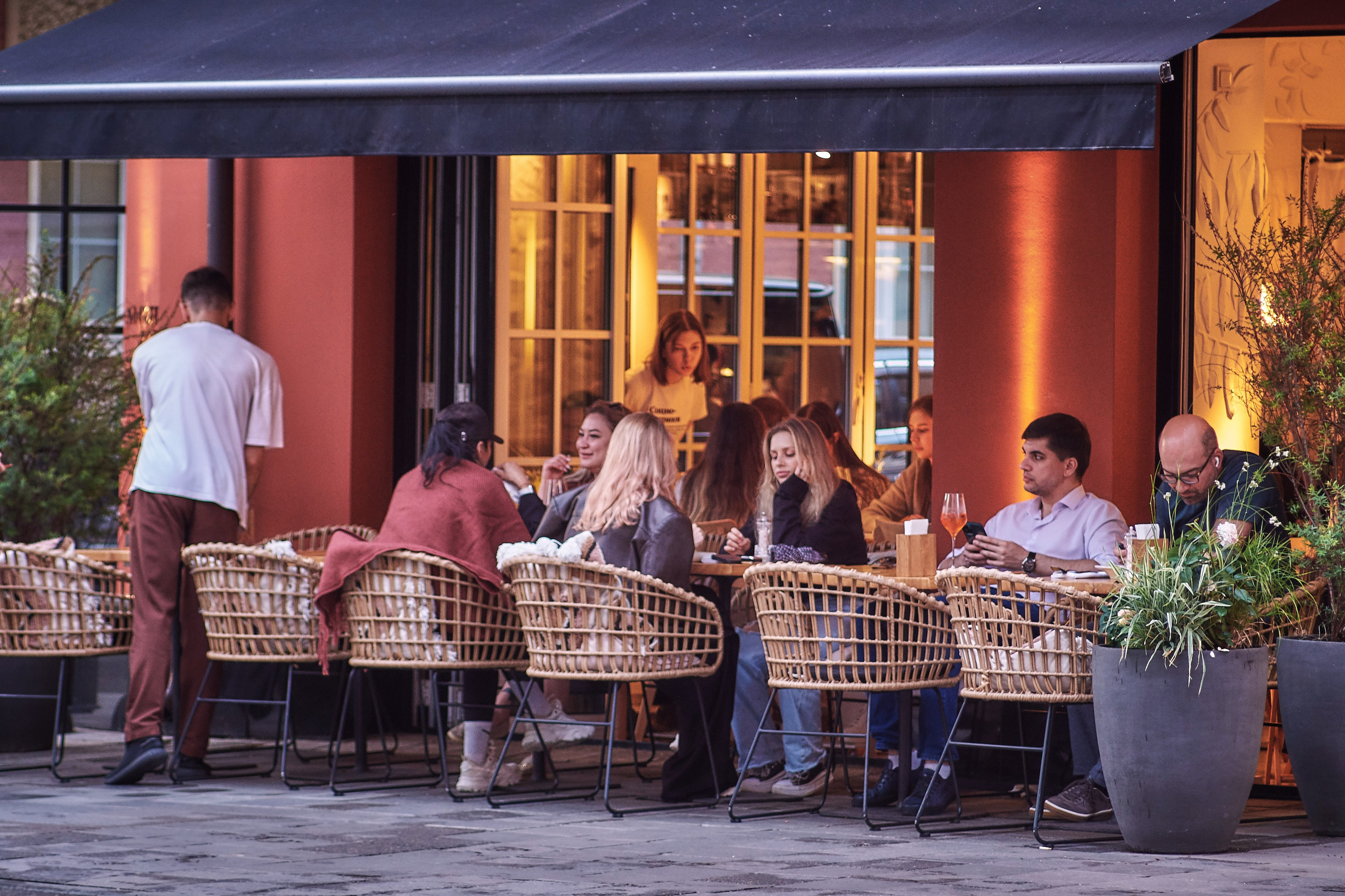 Люди и кафе. Сайт фотографа Виталия Дени