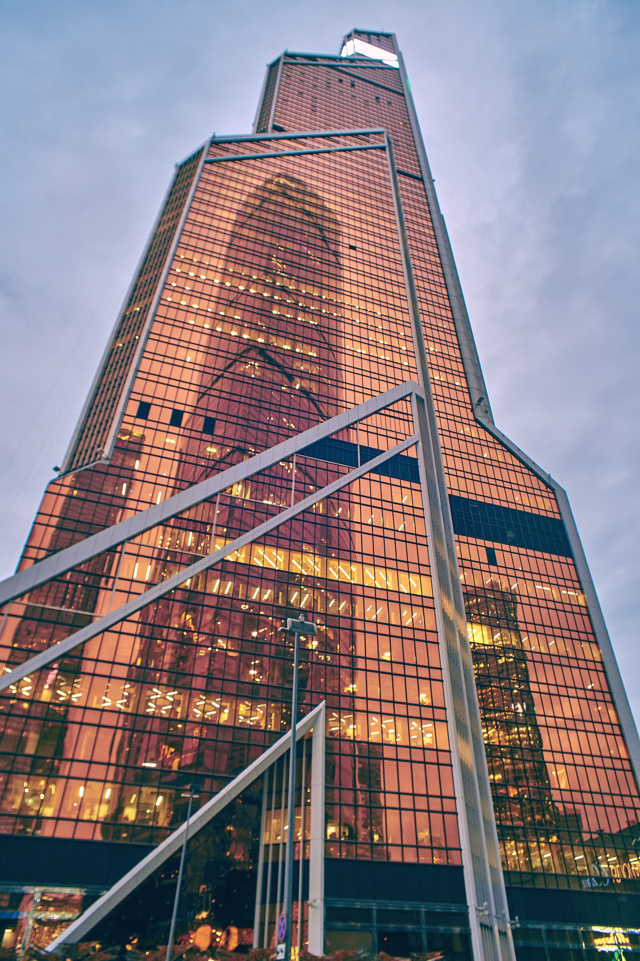 башня меркурий сити тауэр в Москва-сити - фотограф Виталия Дени