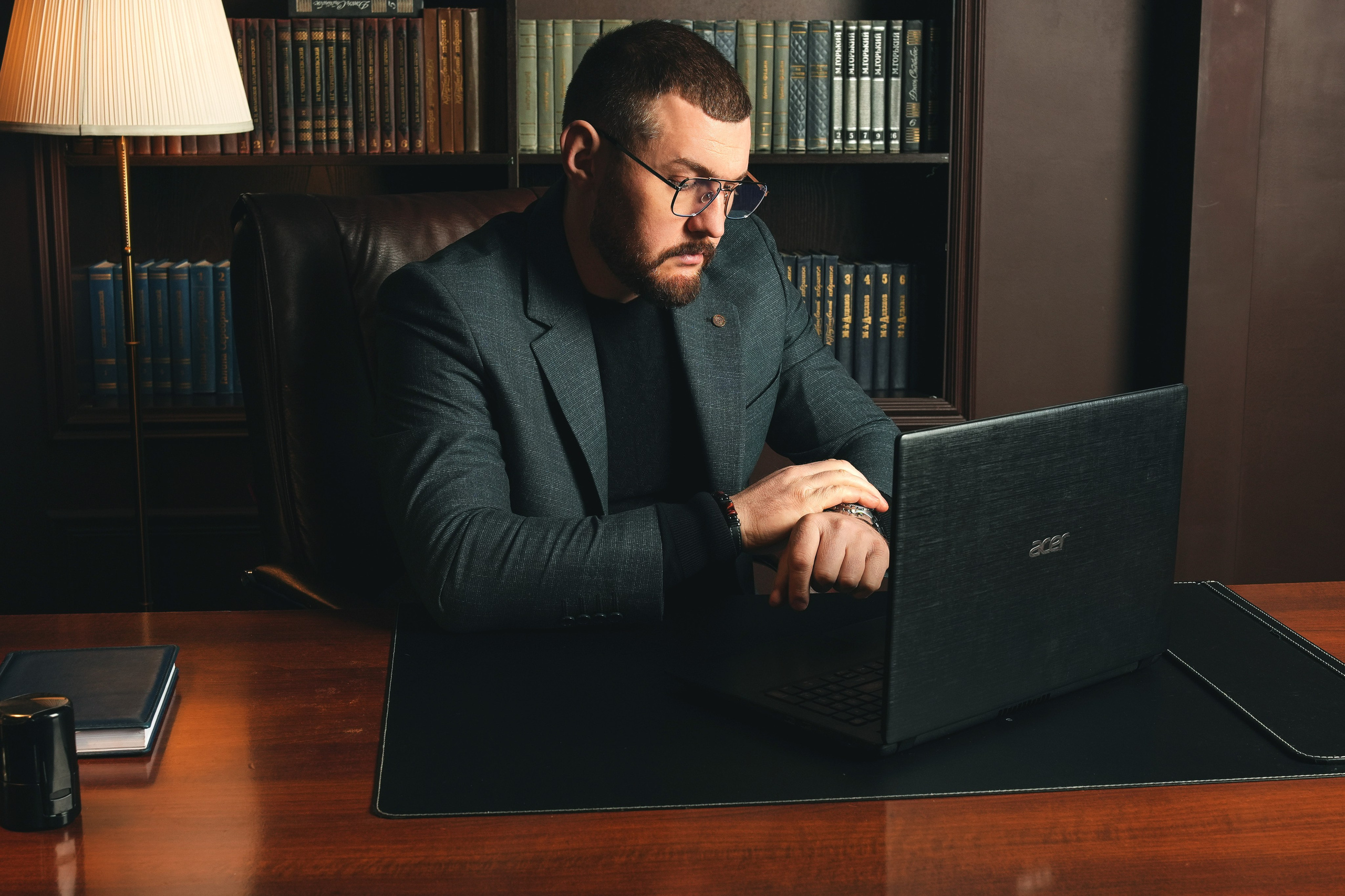 Бизнес-портрет в Новосибирске | Фотосессия для руководителей | MIGDA PHOTO. Фотограф в Новосибирске для свадеб, репортажа и бизнеса| MIGDA PHOTO