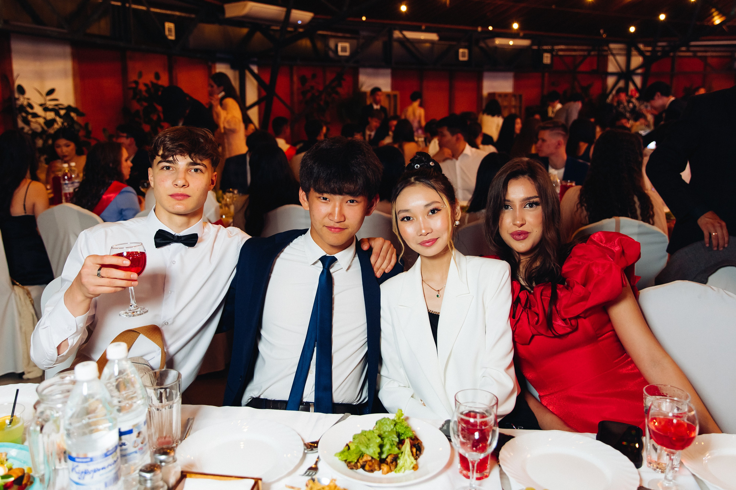 Выпускной вечер. 49 школа. Баран на корове. Свадебный и семейный фотограф в Улан-Удэ