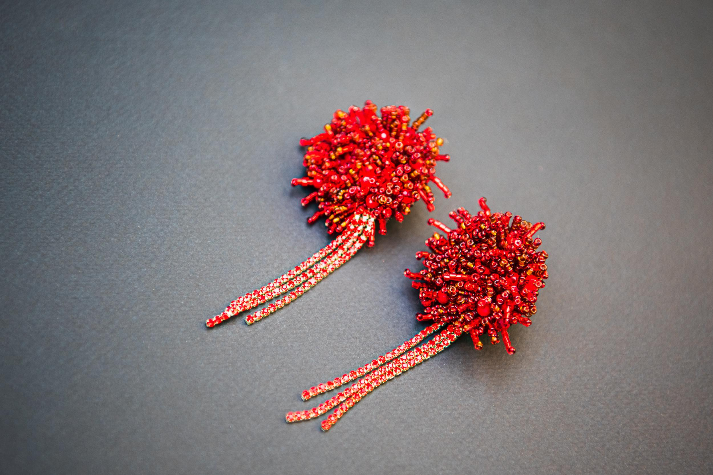 серьги ручной работы из бисера красные