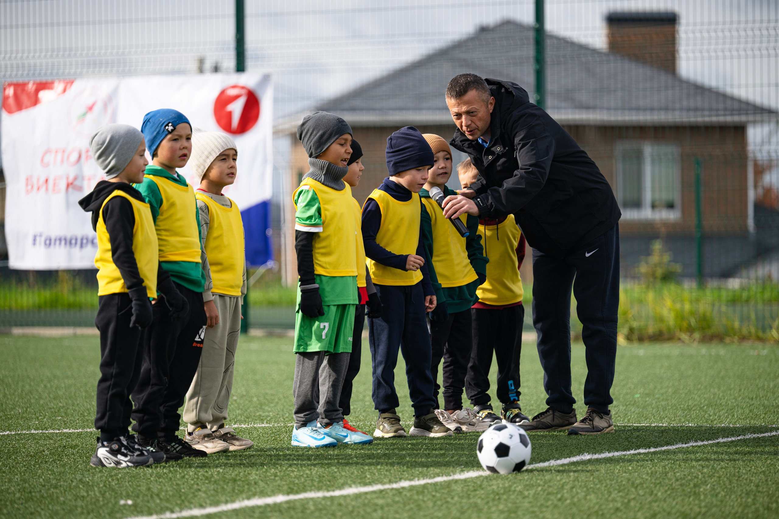 Детский футбол. Республика Татарстан, Высокогорский район, с. Высокая Гора. Свадебный фотограф в Казани, и Зеленодольске Радик Мухаметов
