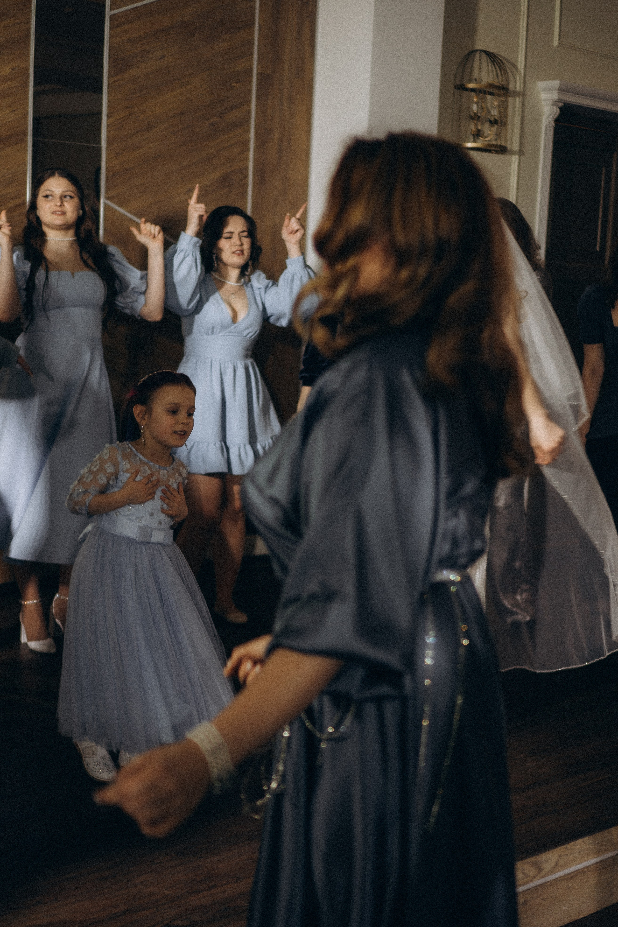 СВАДЕБНАЯ СЬЕМКА СБОРОВ В ОТЕЛЕ И ВЫЕЗД НА ЦЕРЕМОНИЮ (СНЯТО В СИБИРЕ В НИЖНЕВАРТОВСКЕ). Профессиональный фотограф, Санкт-Петербург — Виктория Богомолова