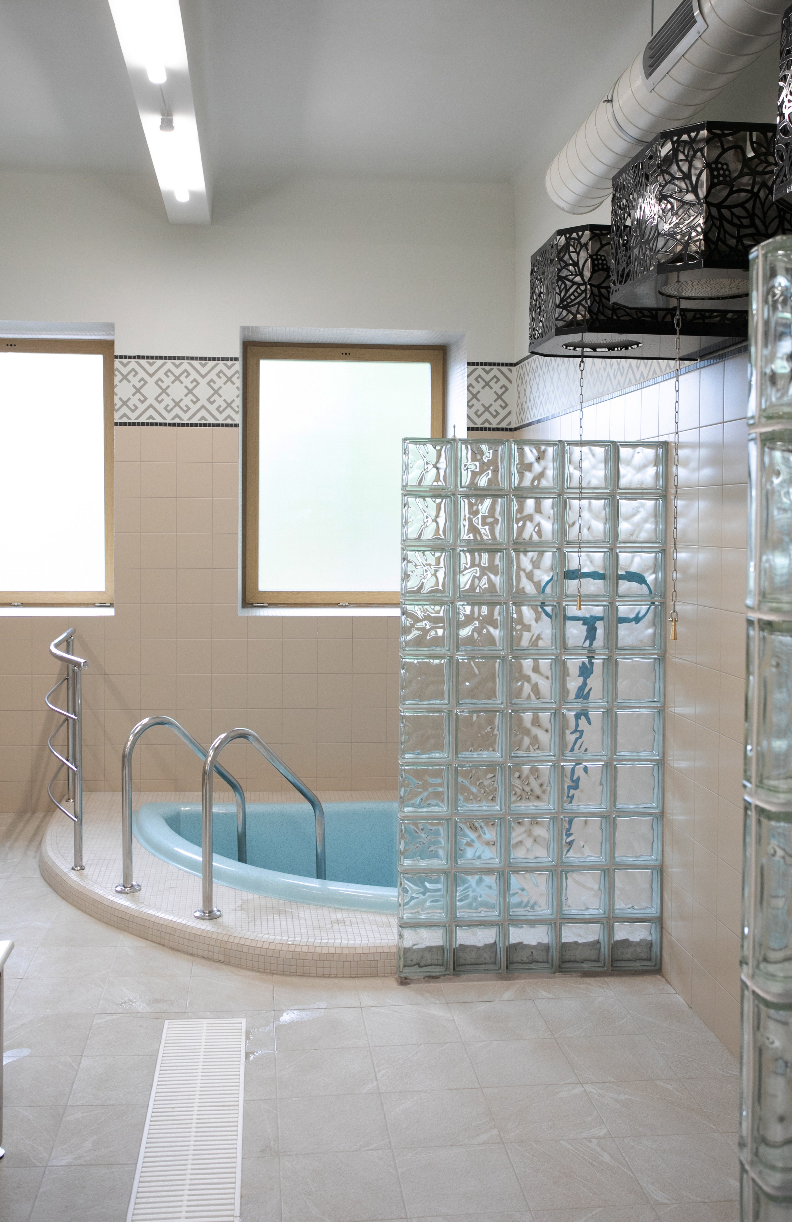 Новомостовые бани Уфа, Бани Уфа, Новомостовая, 3а, Баня Эдельвейс, Сауна Уфа, Спа Уфа, баня, сауна, Уфа, кедровая парная, общая парная, кабинки для отдыха Уфа