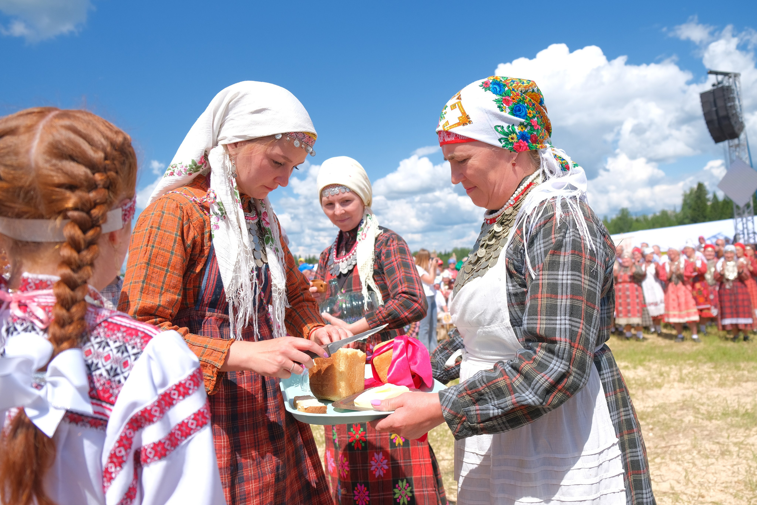 Удмуртский национальный праздник «Гербер». 2022. Максим Егоров, г. Ижевск. Репортажная, предметная съёмка и фуд-фотография