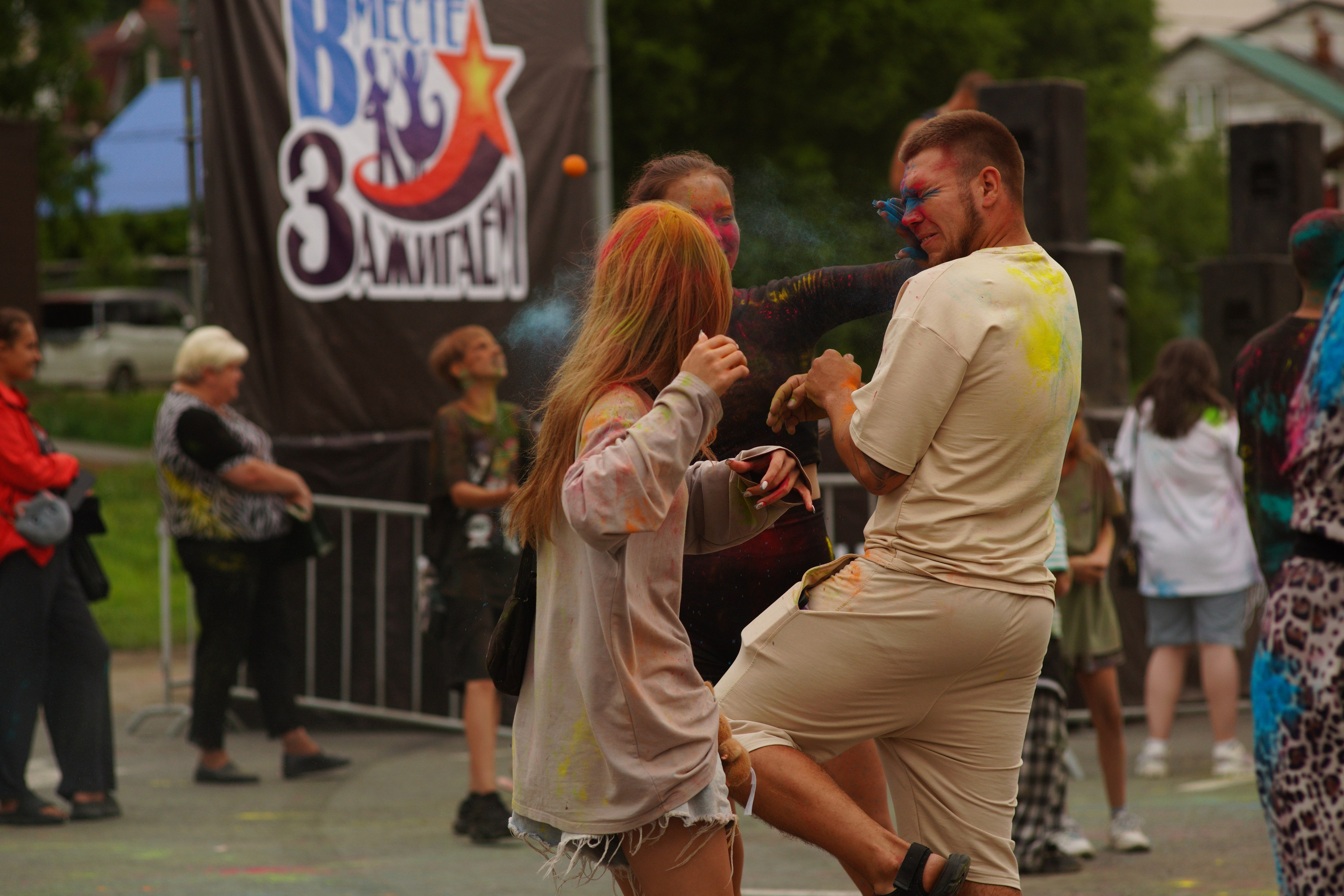 Праздник Холи в Артеме. Фотограф Владивосток (художественный портрет, празднование, торжество, мероприятие, фотопрогулка)