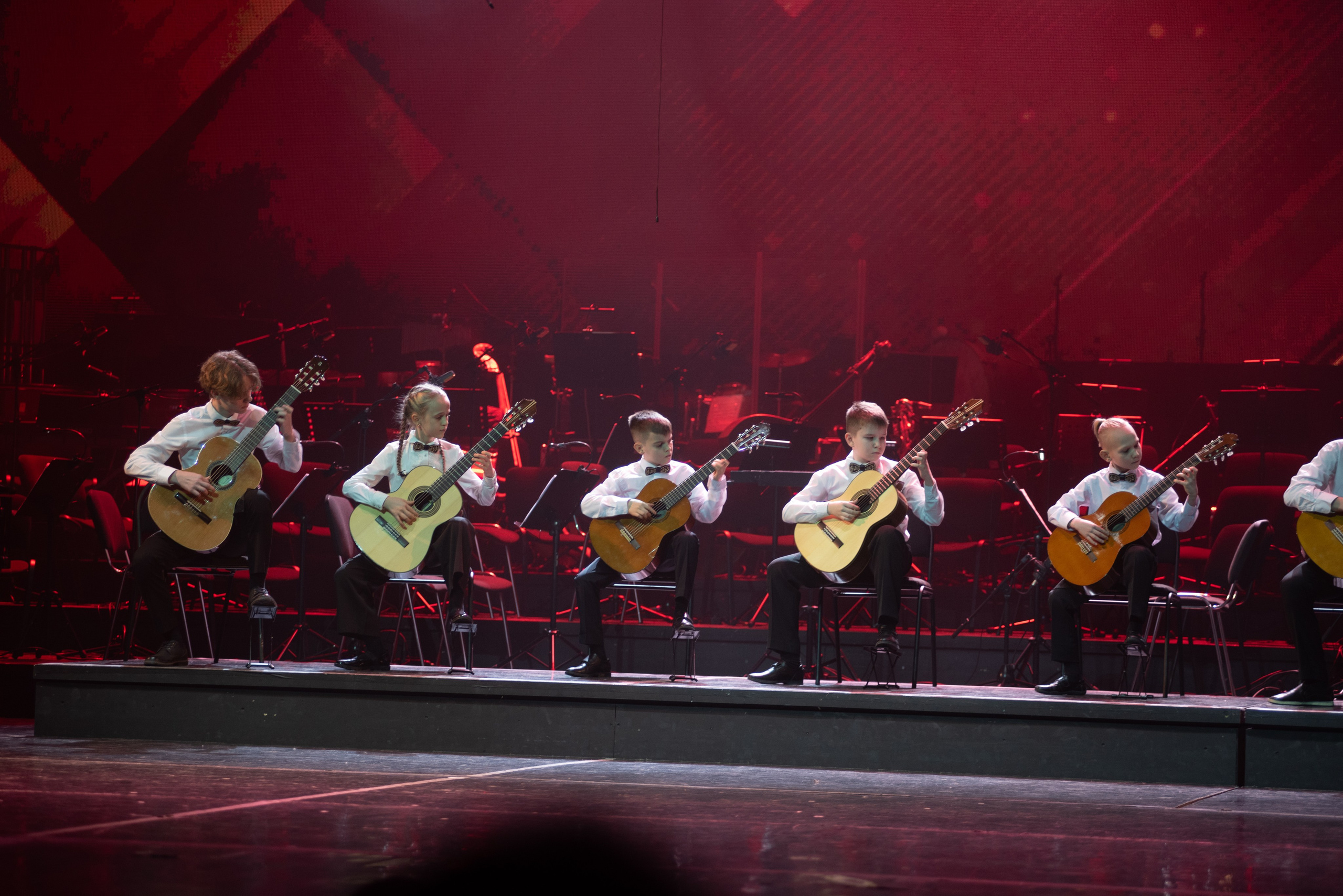 Отчетный концерт ДШИ «Гармония» «Зимняя гармония». Фотограф новорожденных, семейный детский в Тюмени Татьяна Морозова