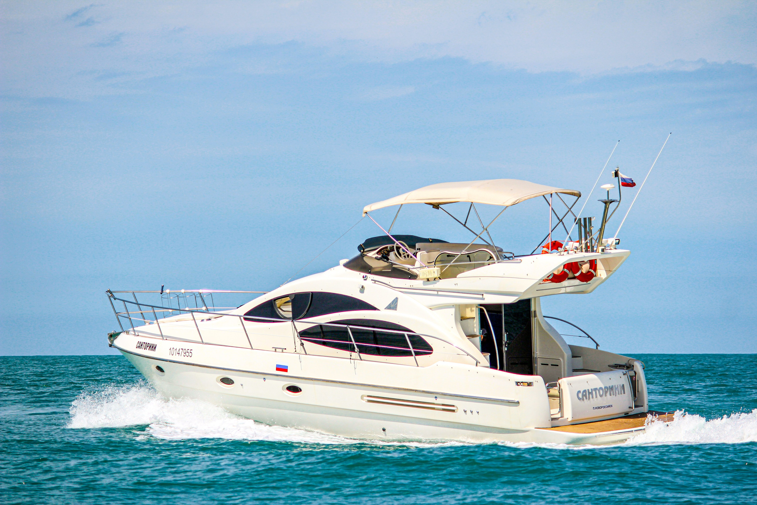 Яхта Санторини Аренда Яхты в Сочи Яхтанаморе YACHTNAMORE YACHTANAMORE