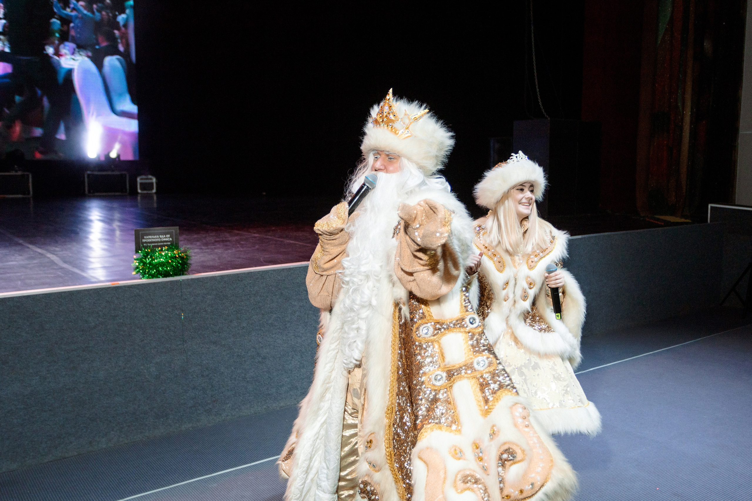 РЕПОРТАЖ: НОВЫЙ ГОД В ДК МЕТАЛЛУРГ. Профессиональный фотограф в Ижевске Леша Петров