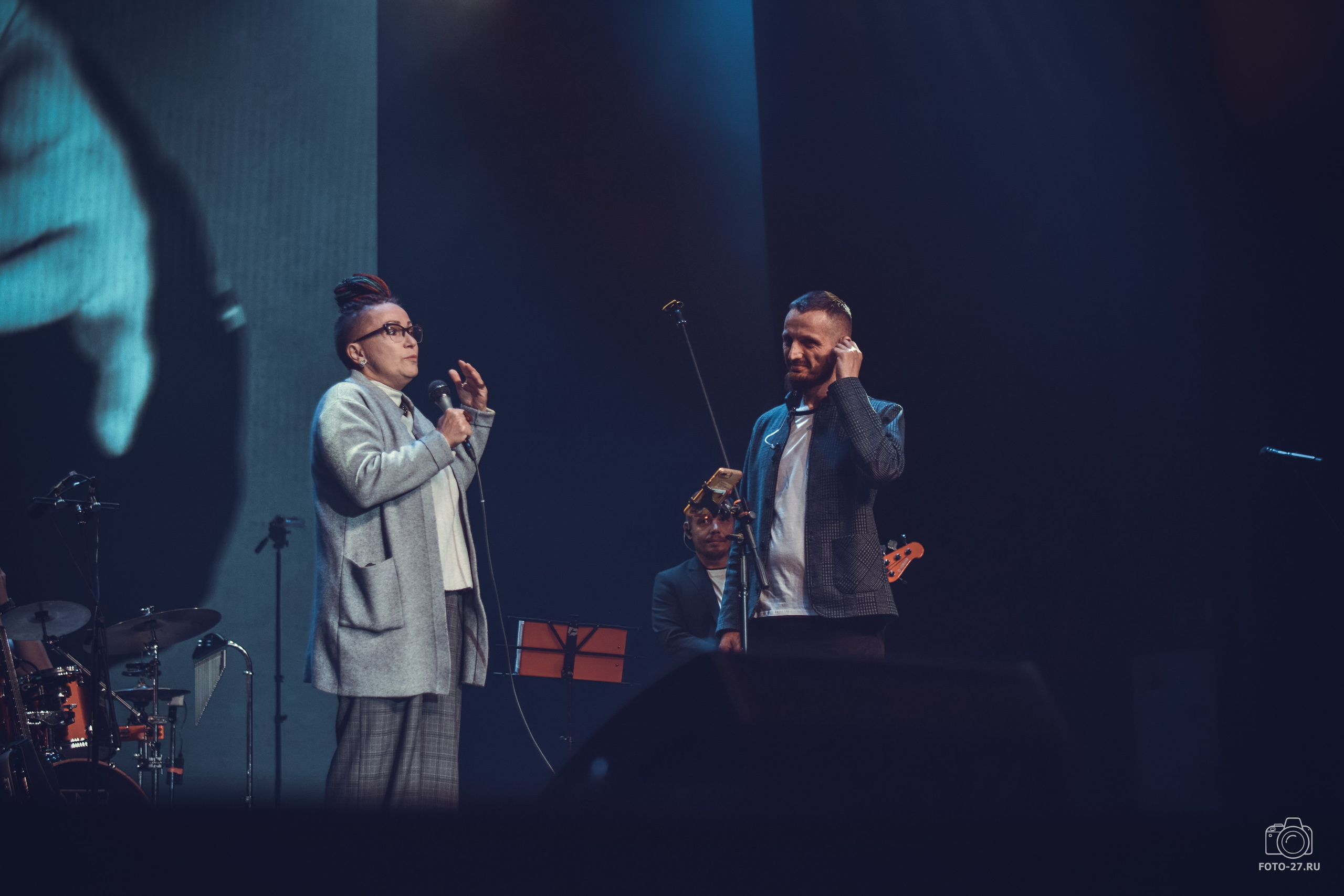 Антон Курдюмов фотограф в Хабаровске Рина Курдюмова фото27 foto27 Антон Дорофеев репортажный репортаж документалист Тони и Рина фотосоздатели ПаПаРоК Философия и любовь сольный концерт ОДОРА Хабаровск