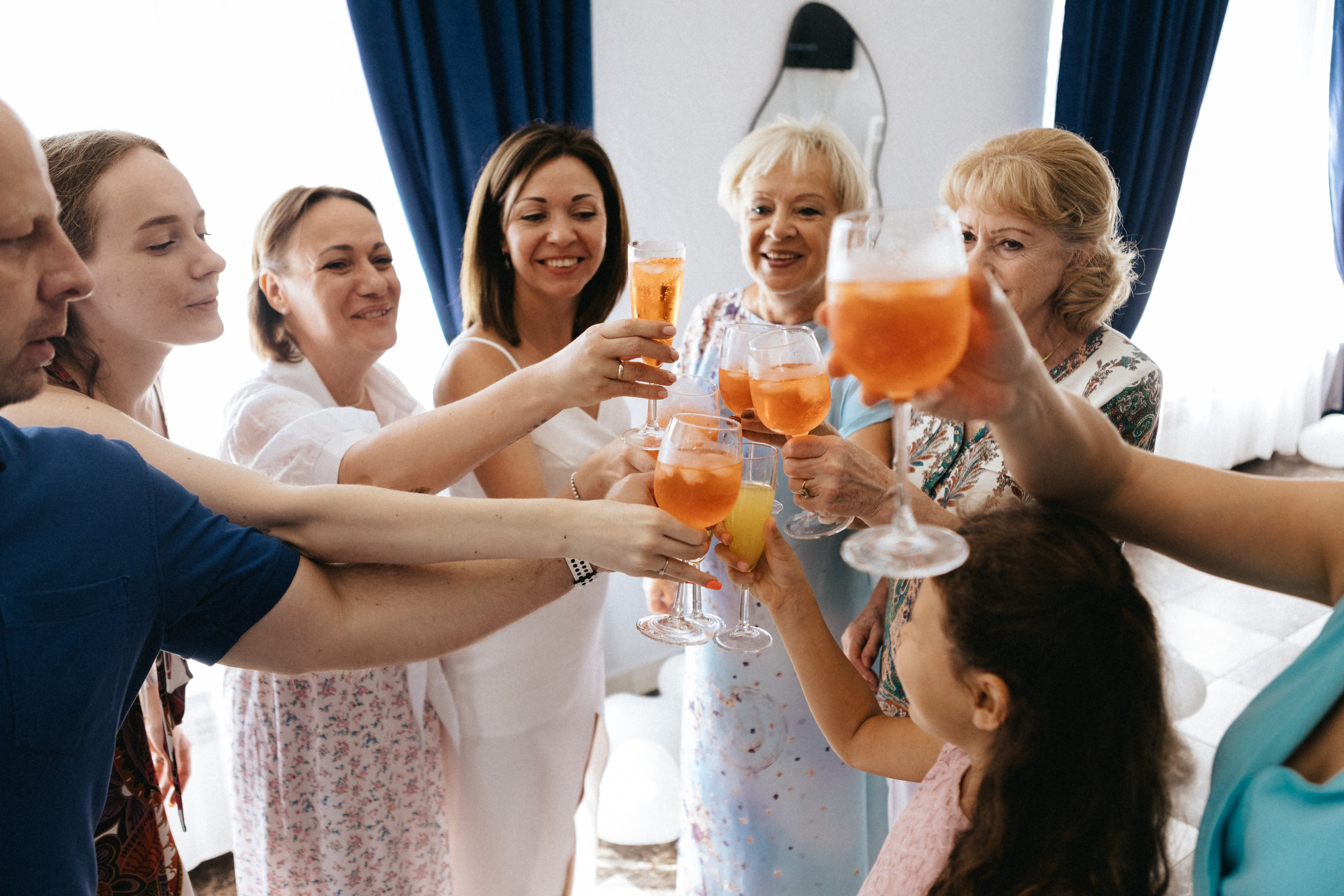 Лиза и Сережа. Роспись и тусовка в коттедже. Свадебный и портретный фотограф в Москве Анастасия Масюк