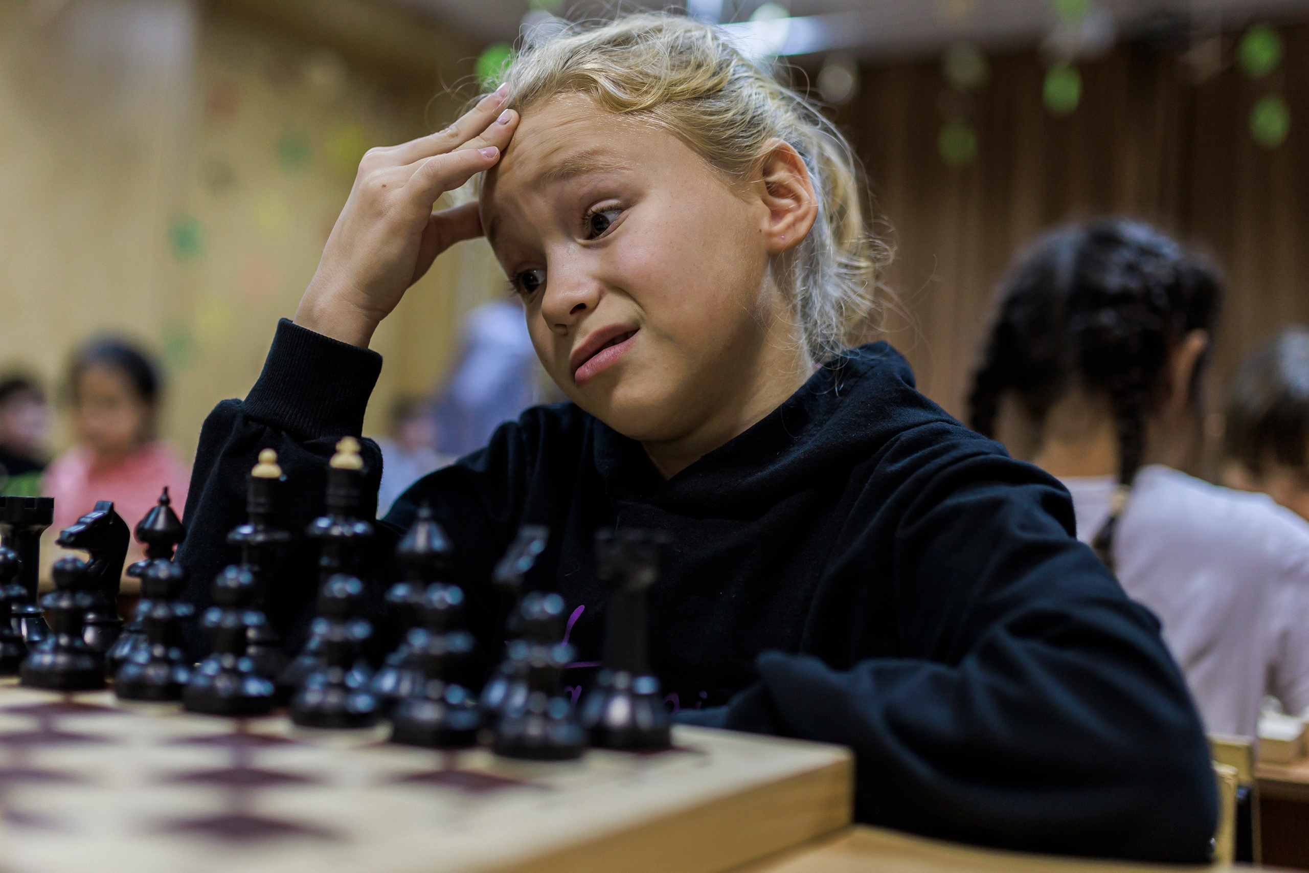 Репортажная сьёмка игры в шахматы в детском доме. Семейный и детский фотограф в Рязани Васюгова Мария